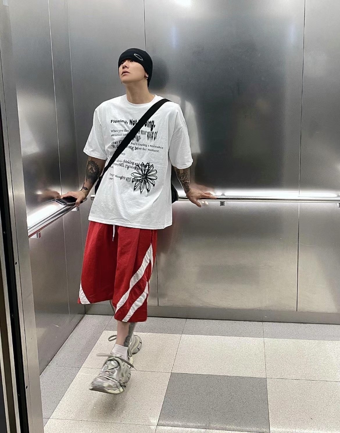 【HERETICS STUDIO 】韓國 고품질 Not Forolng 字母 花卉 噴漆 寬鬆 短袖