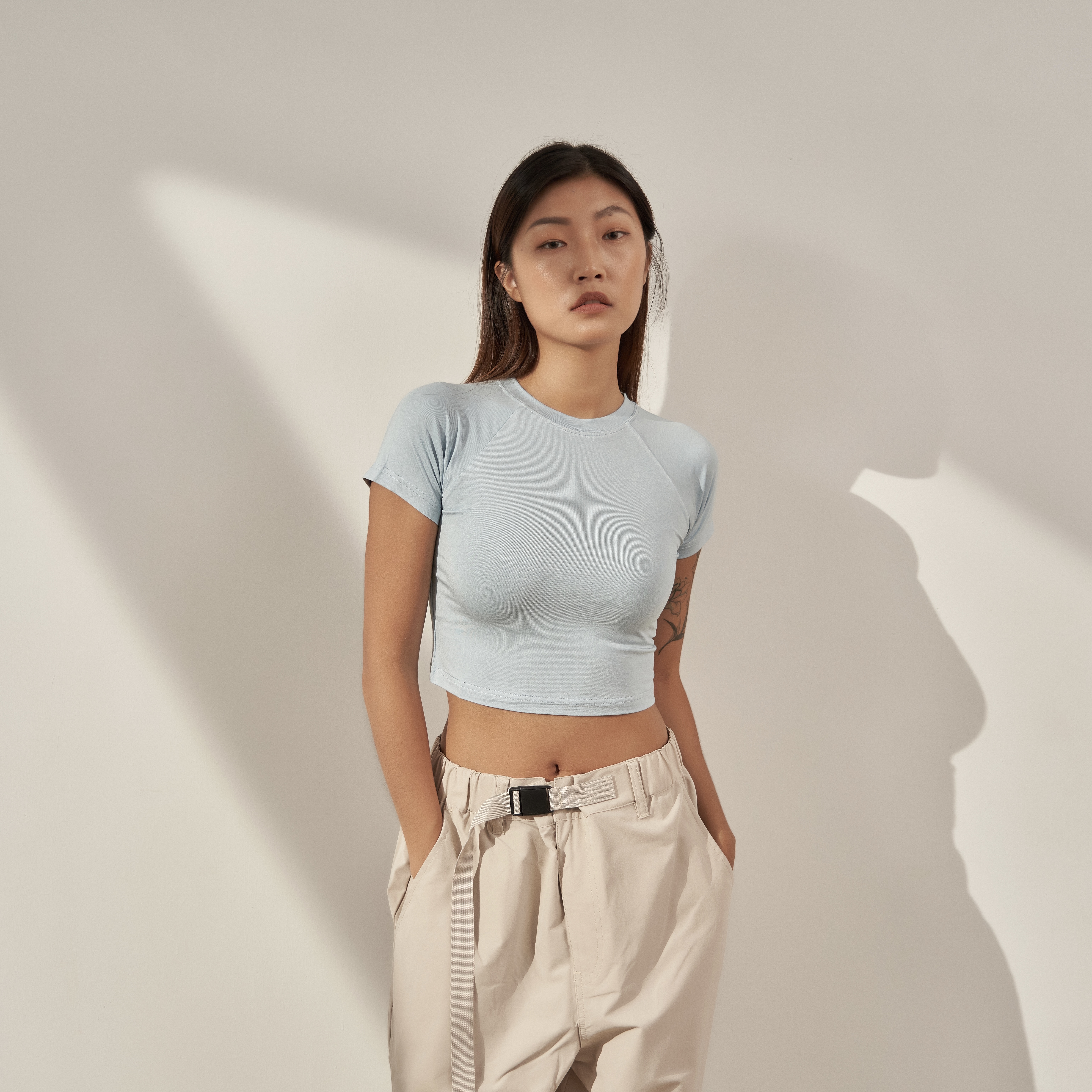 REALATiON - 柔滑親膚涼感合身短版Tee