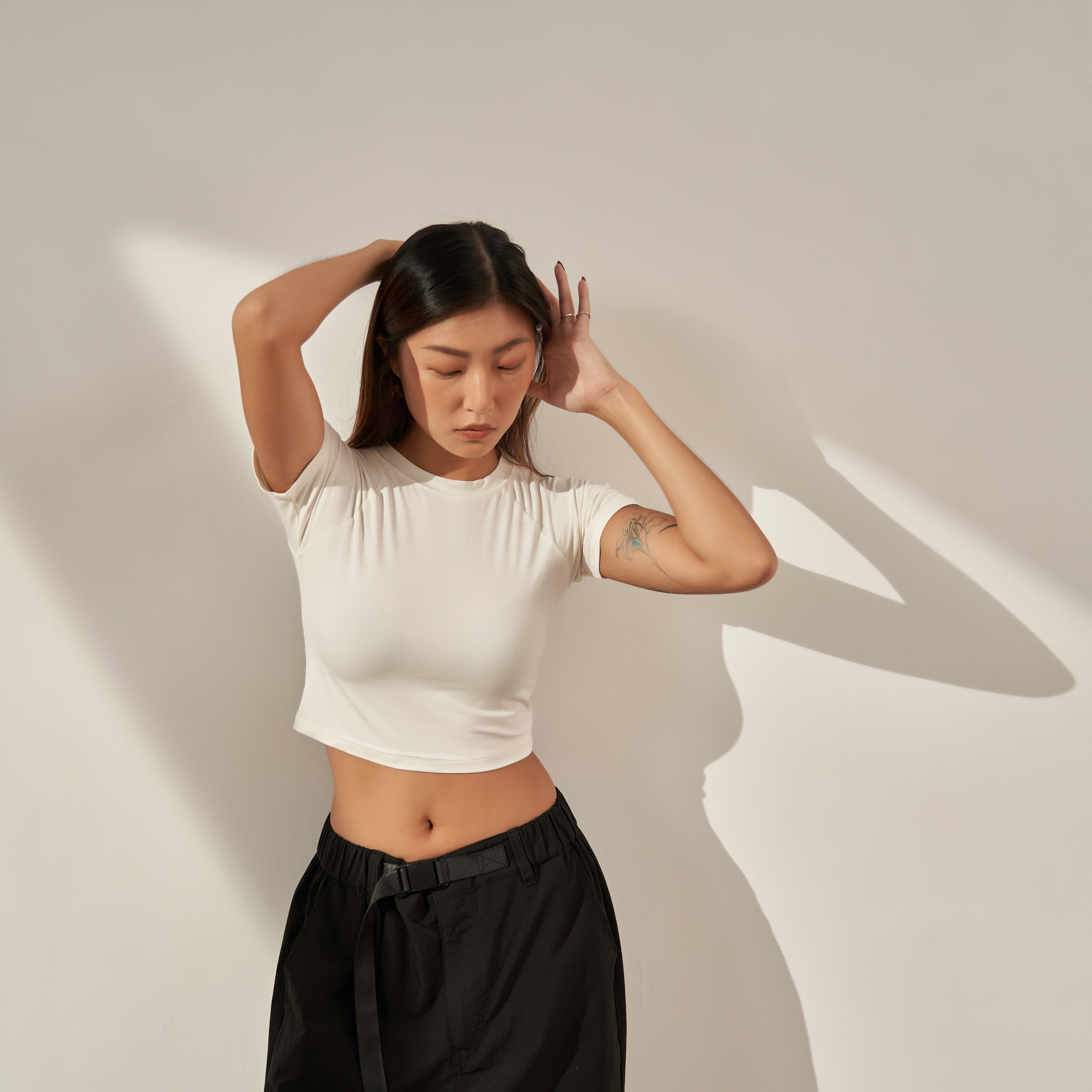 REALATiON - 柔滑親膚涼感合身短版Tee