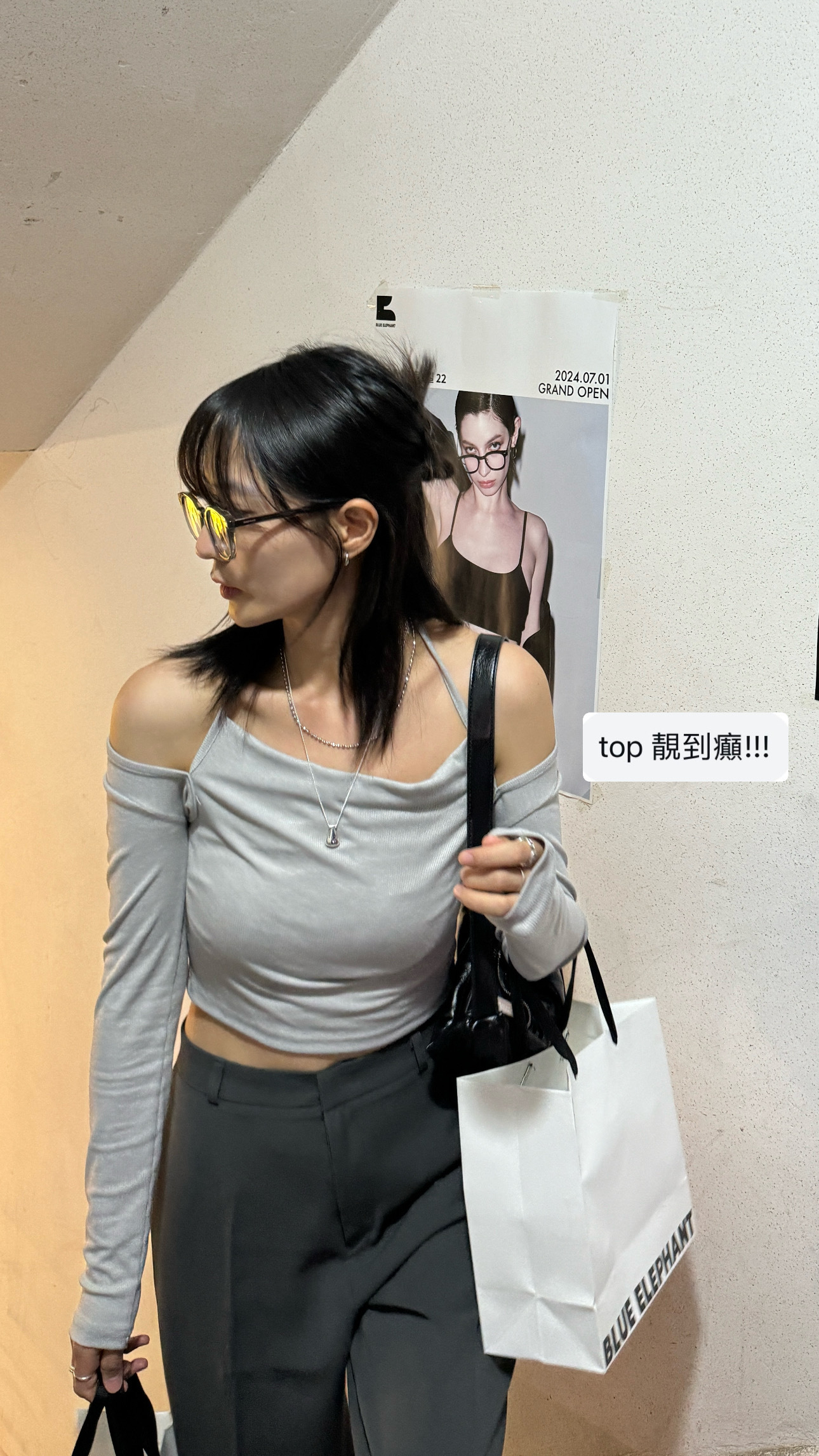 (訂購) 熱賣300件！小性感掛頸露膊薄上衣 T9101 (白/黑/淺灰綠)