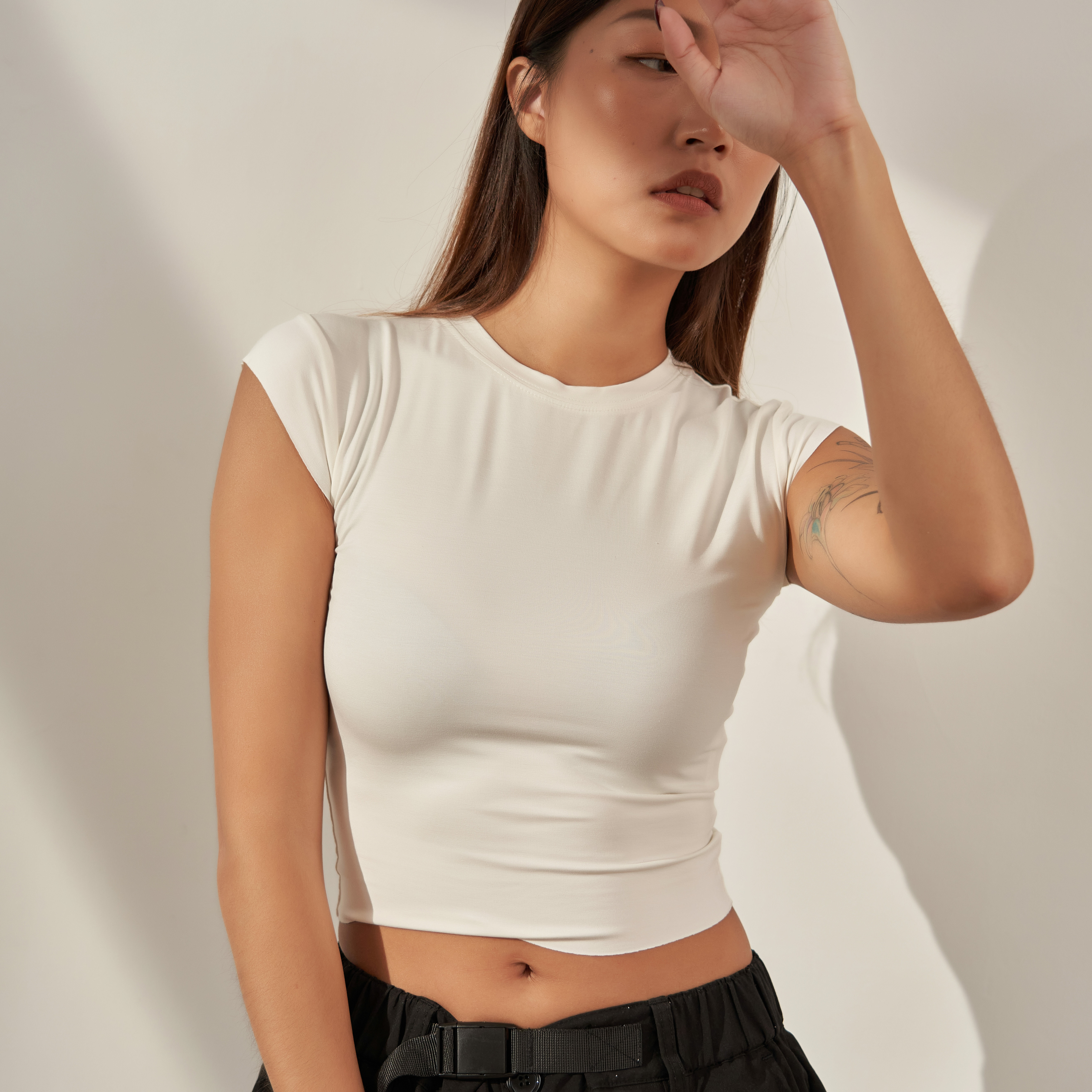 REALATiON - 柔滑親膚涼感合身短版半袖Tee