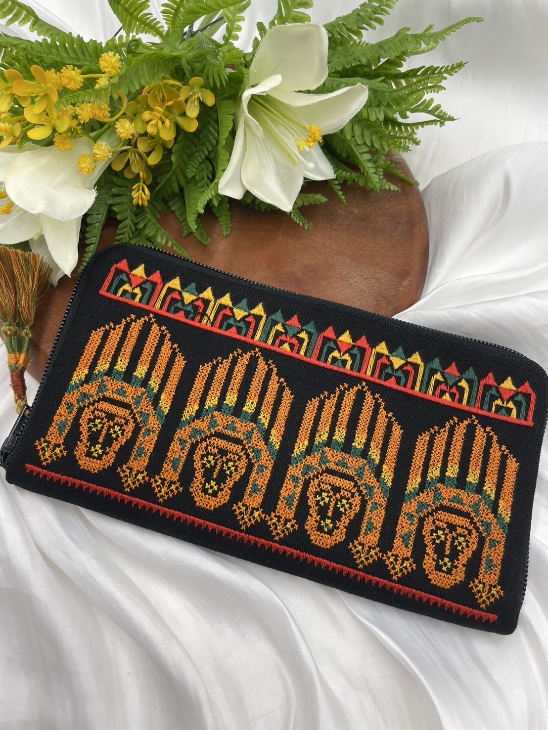 No.3黑底刺繡長夾長22cm深12cm