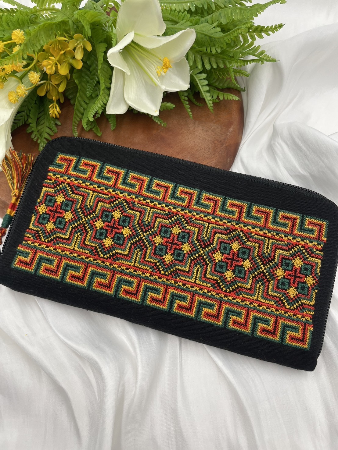 No.7黑底刺繡長夾長22cm深12cm