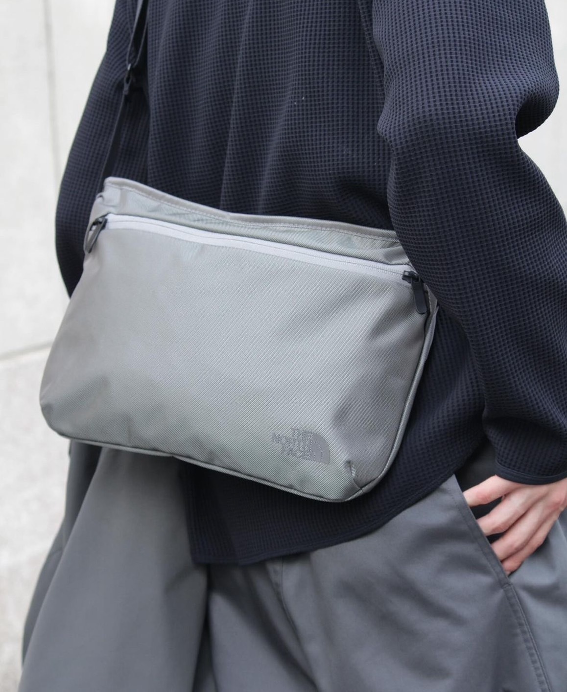 日本 TNF Shuttle Shoulder Pouch  單肩包