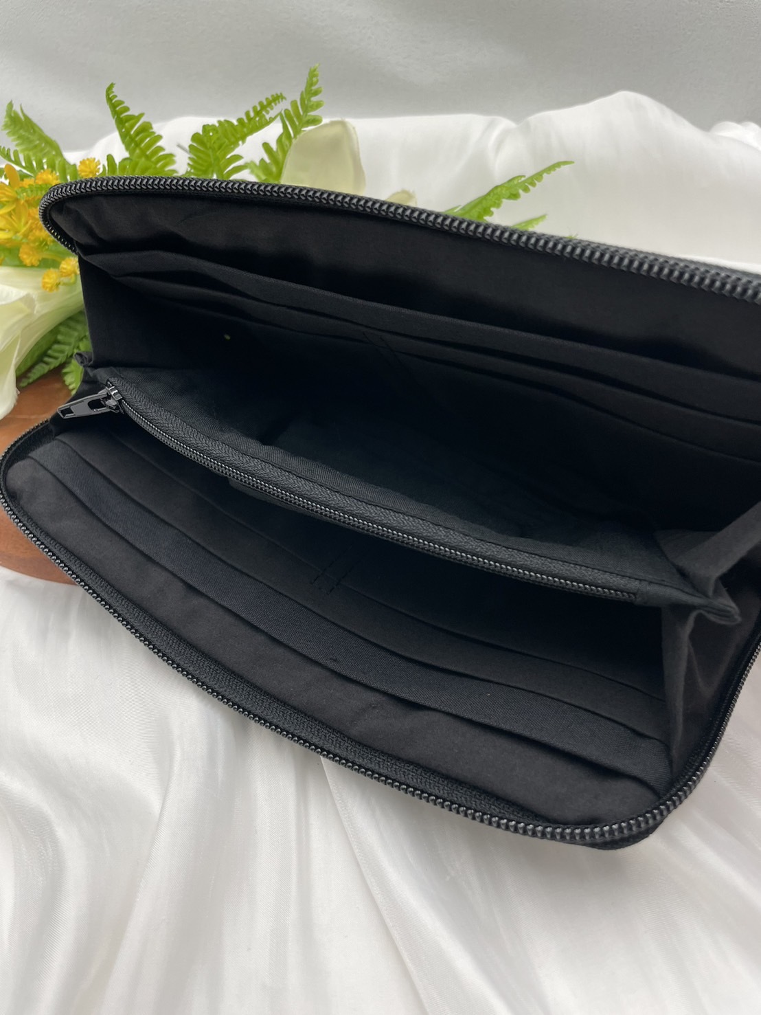 No.3黑底刺繡長夾長22cm深12cm