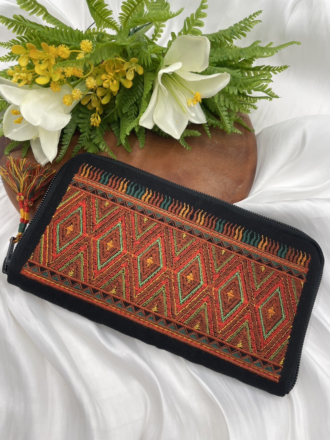 No.1黑底刺繡長夾長22cm深12cm