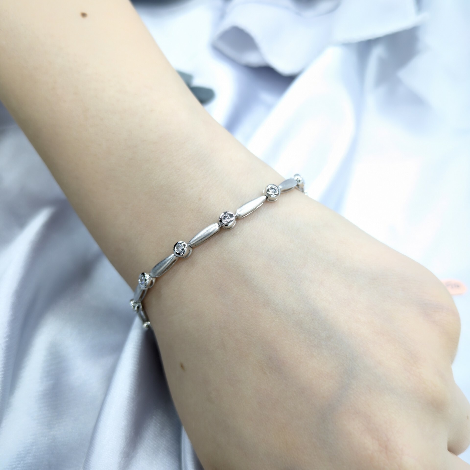 全新18K白金50份鑽石手鍊