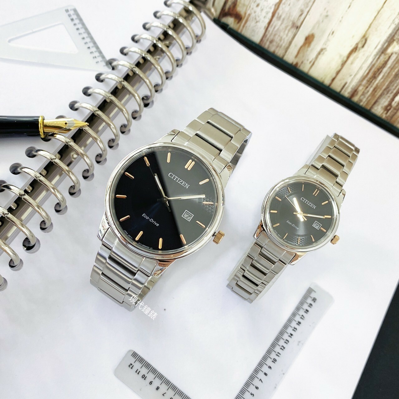 【CITIZEN星辰】PAIR 對錶 腕錶系列 BM6977-70E(40mm)/EW2317-76E(27.5mm) 現代鐘錶