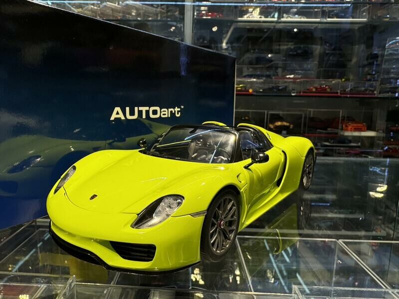 Autoart Porsche 918 Spyder Weissach Package – Vert Acid 1/18, Modèle Neuf Réf 77921