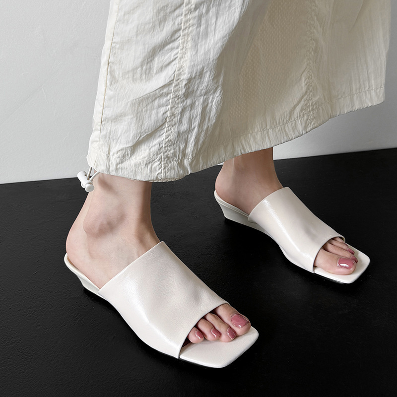坡跟/楔型方頭涼拖(35-40)(白/咖)