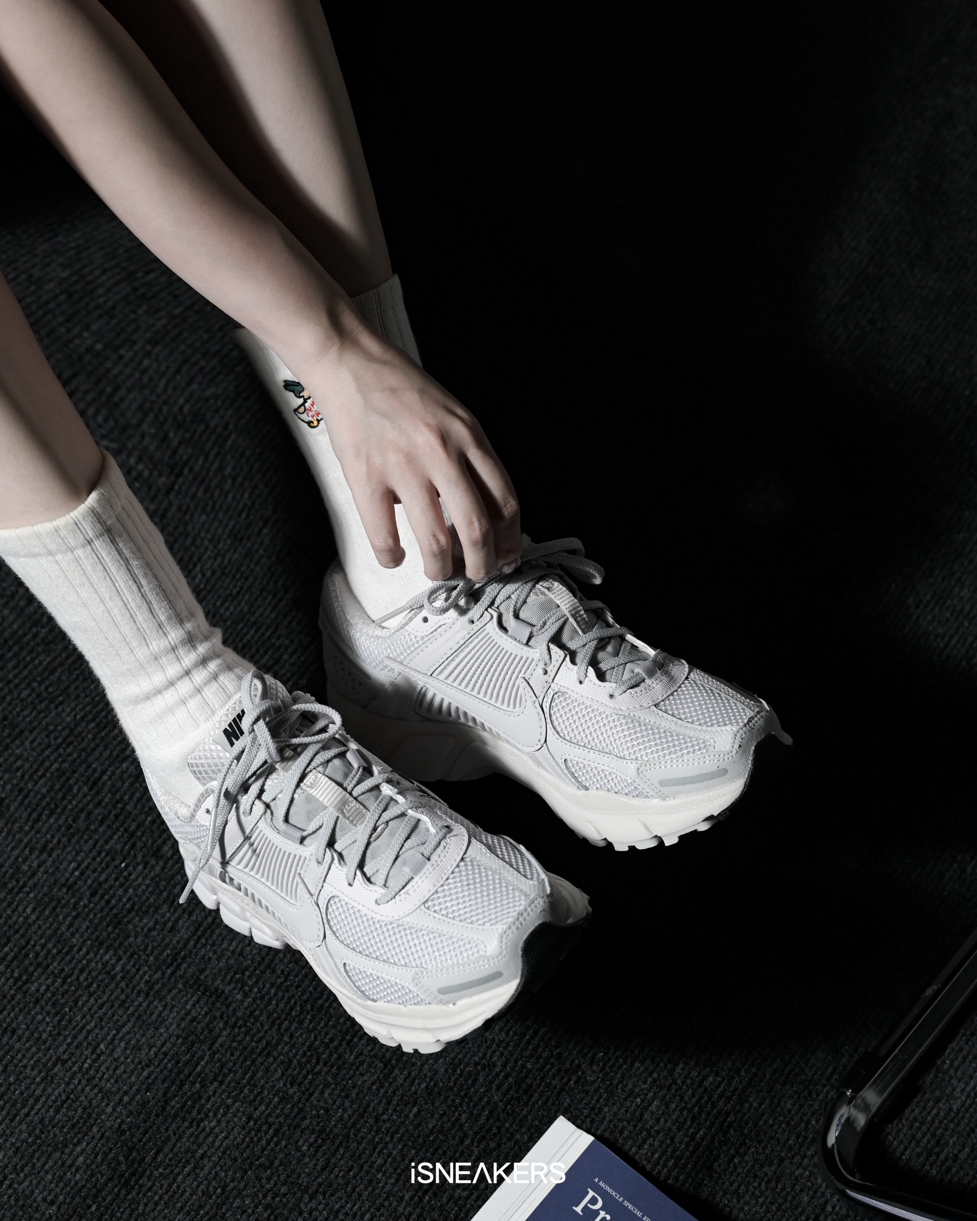 iSNEAKERS｜Nike Zoom Vomero 5 "White / Vast Gray" 浩瀚灰 FQ7079-100