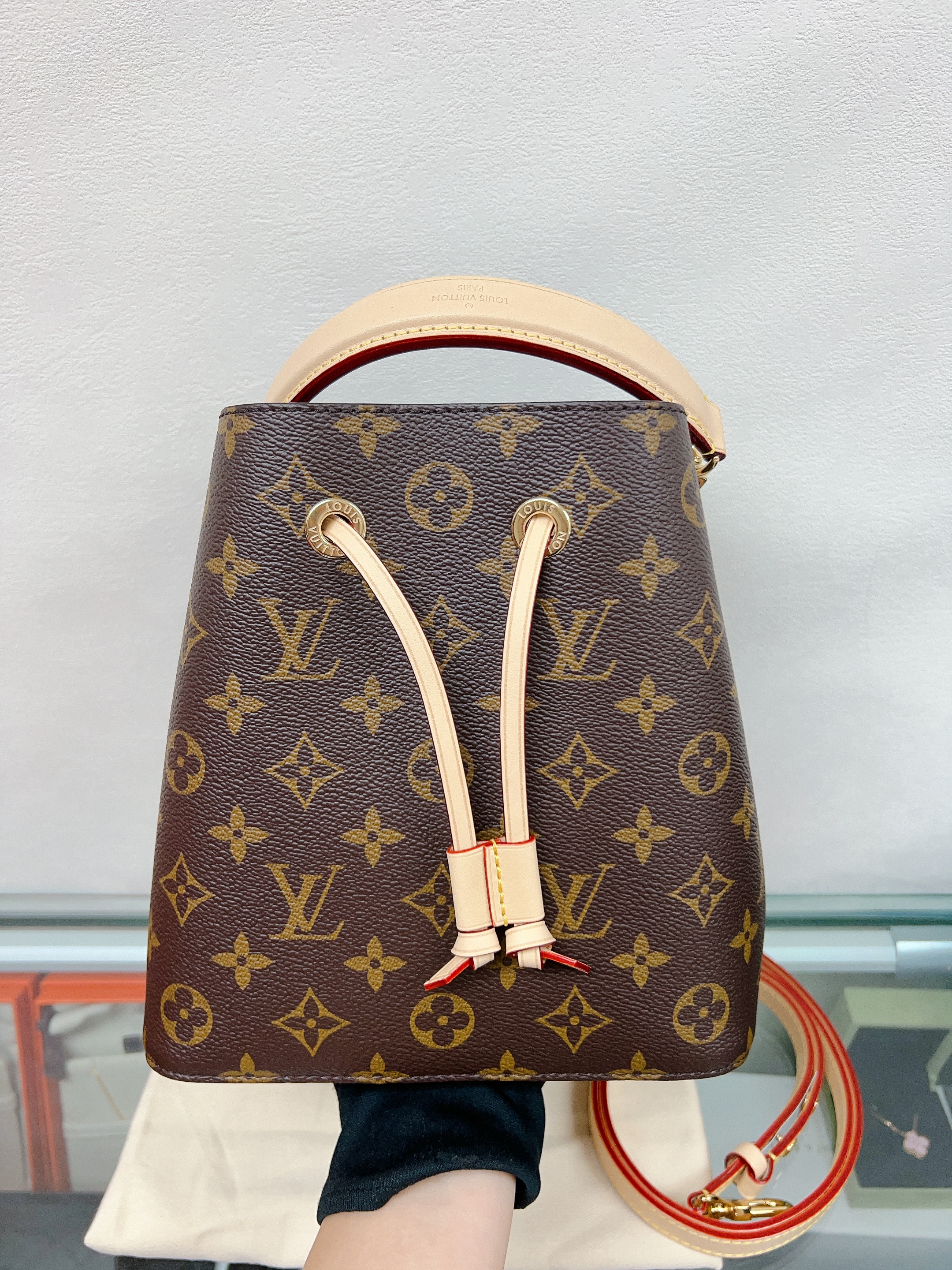 *Unused* Lv neonoe bucket bb (brown monogram)