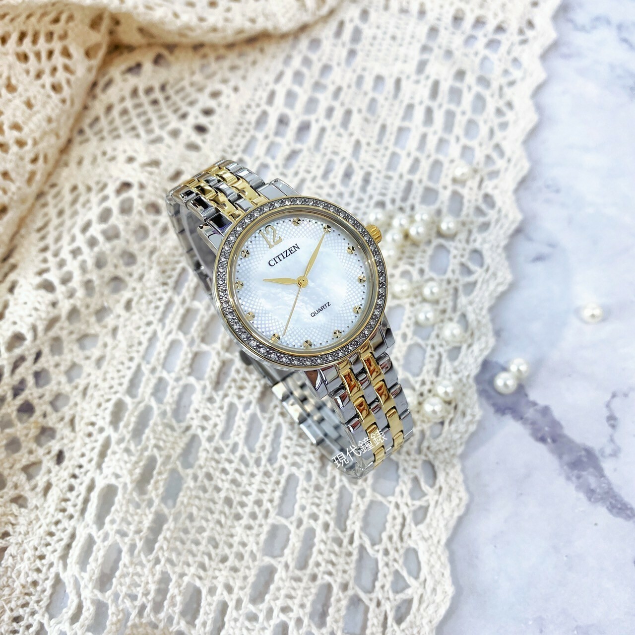 【CITIZEN星辰】LADY'S晶鑽珍珠貝石英腕錶 EL3104-54D 31.2mm 現代鐘錶