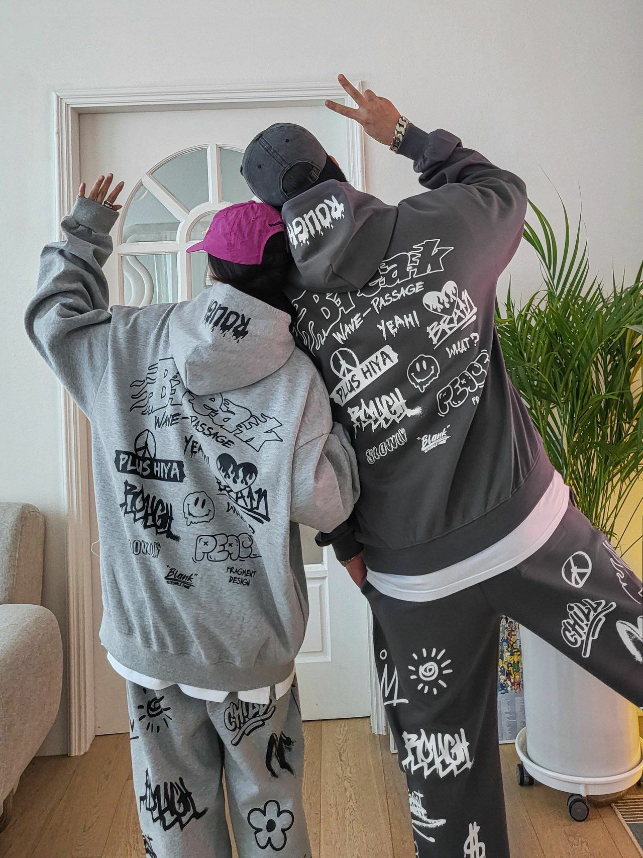 英文字圖案連帽衛衣 PLUS82HIYA-099T