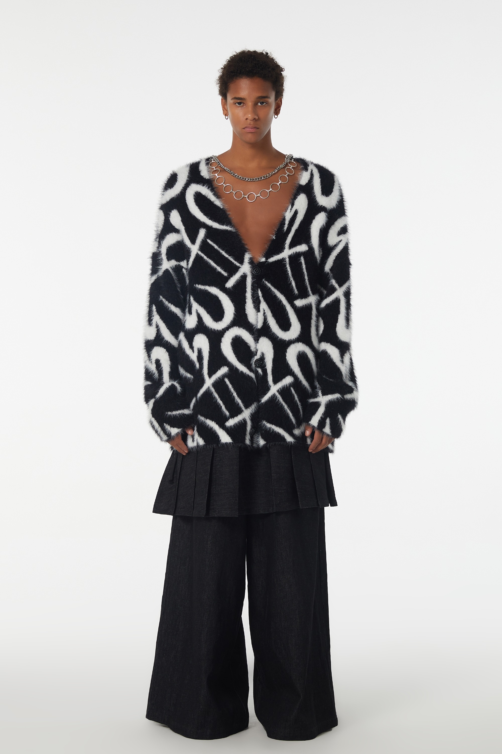 HENTAI TOYOKI 「DEADASS系列」愛心LOGO 黑白針織 開襟衫