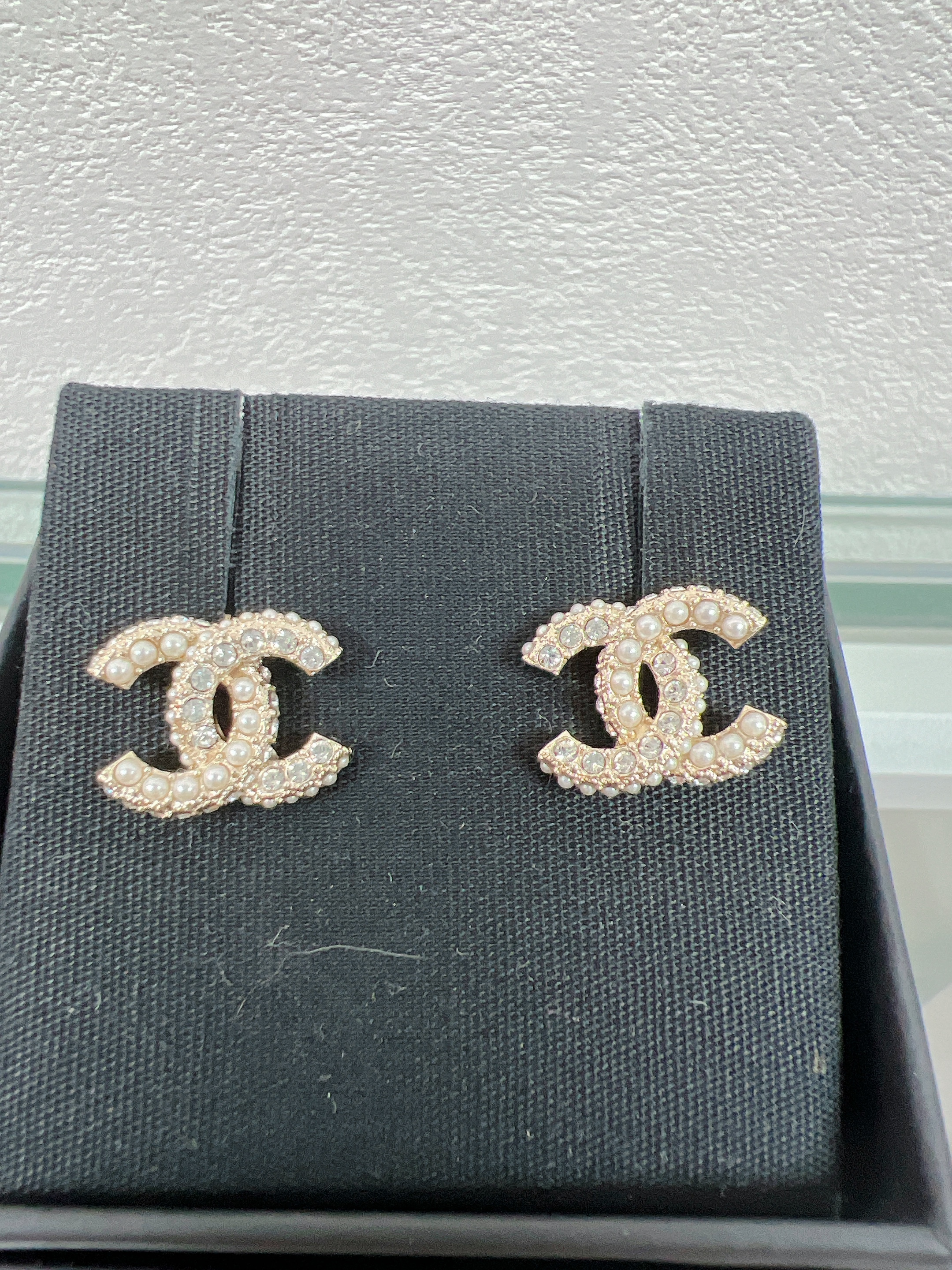 Chanel earrings 24v gold crystal pearl