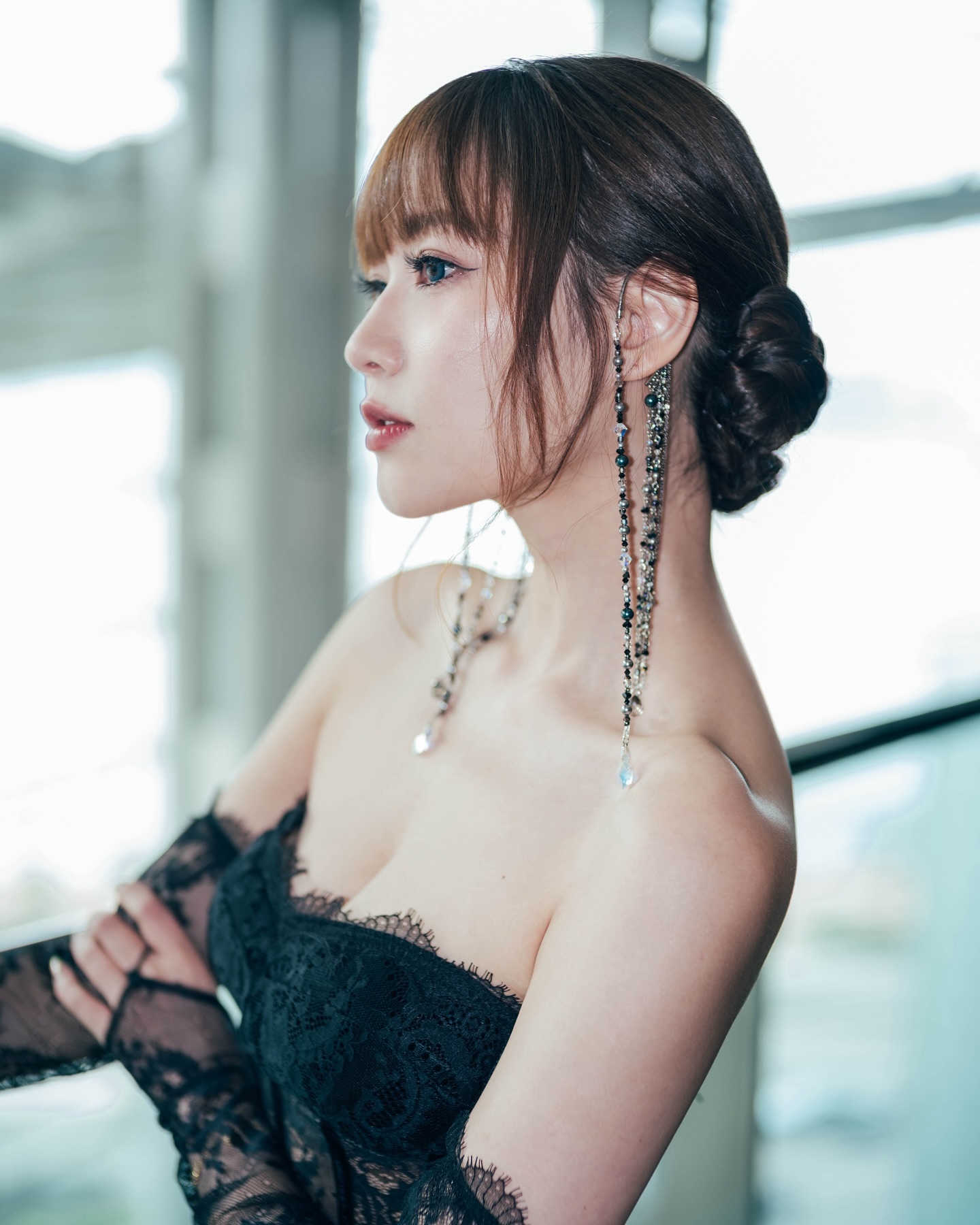 11210 Lilian Dark Queen Crystal Waterfall Ear Hook