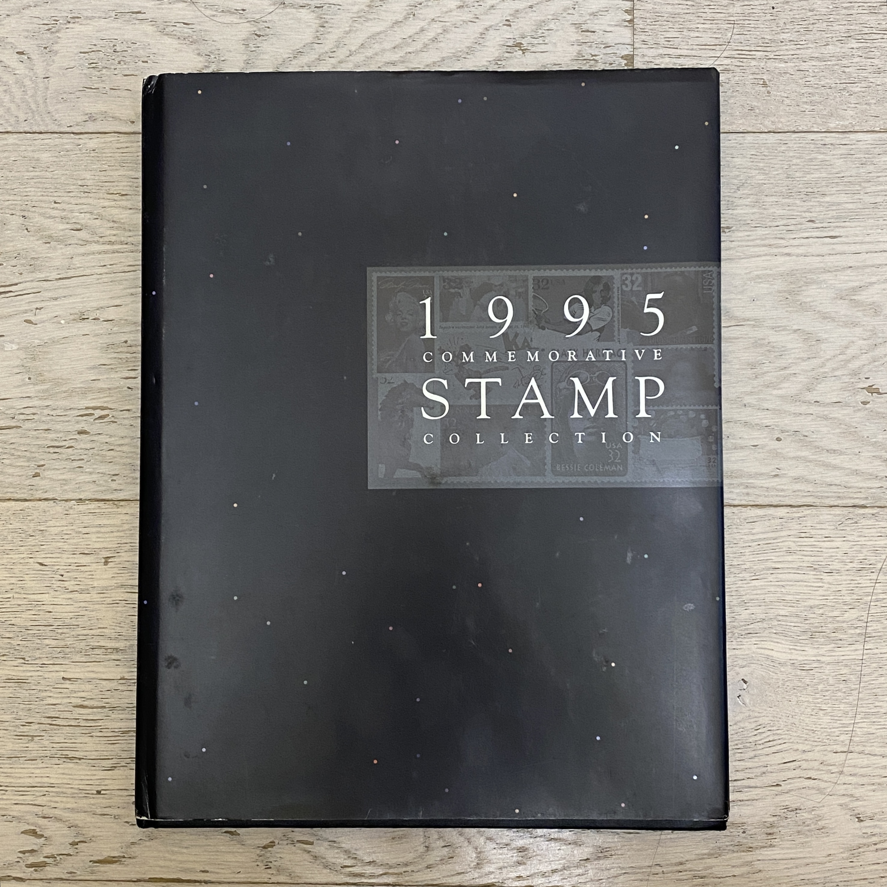 United States 1995 Stamp Yearbook (26 Sets of Stamps in Total) Full Book 64 Pages ($20 Off for Face-to-Face Transaction)
