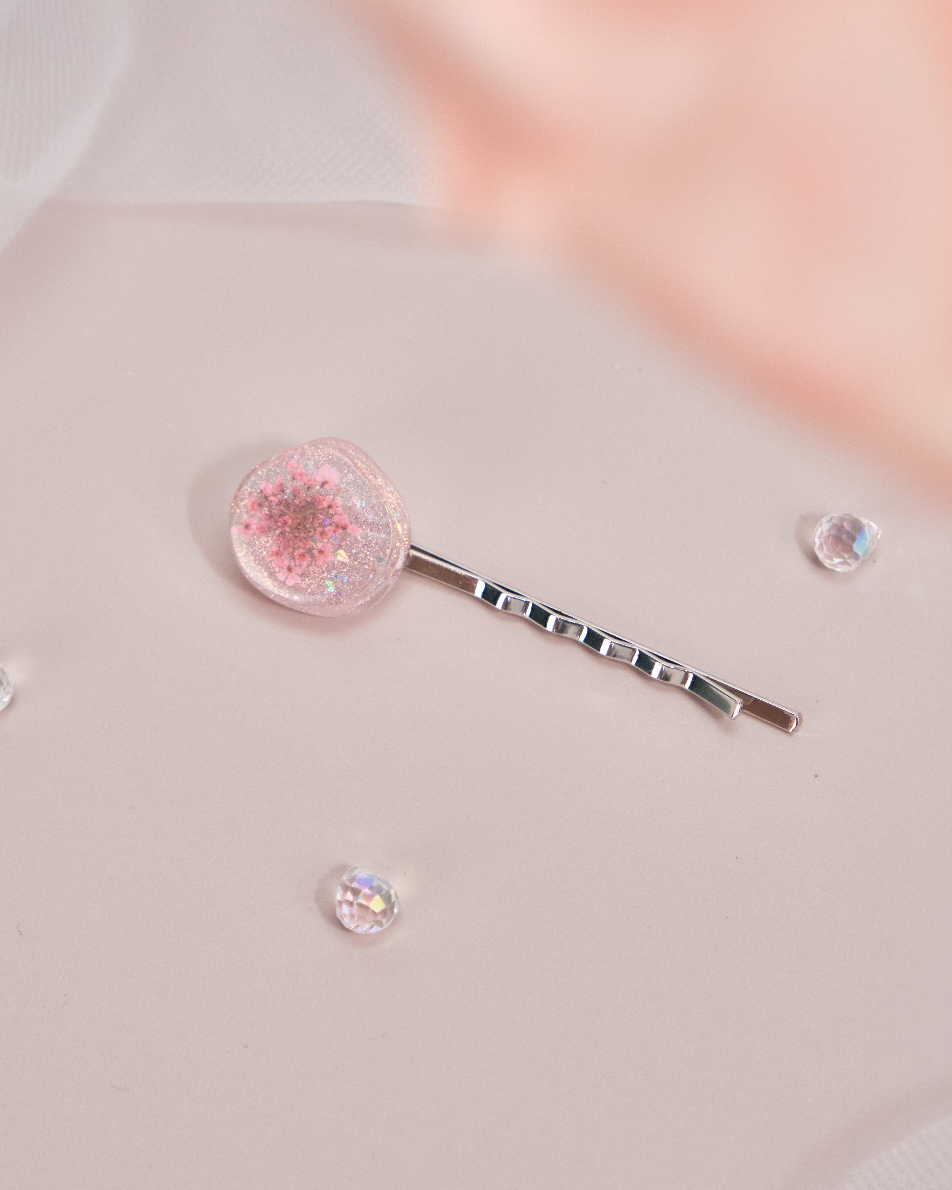 11147 Dreamy Resin Flower Bobby Pin