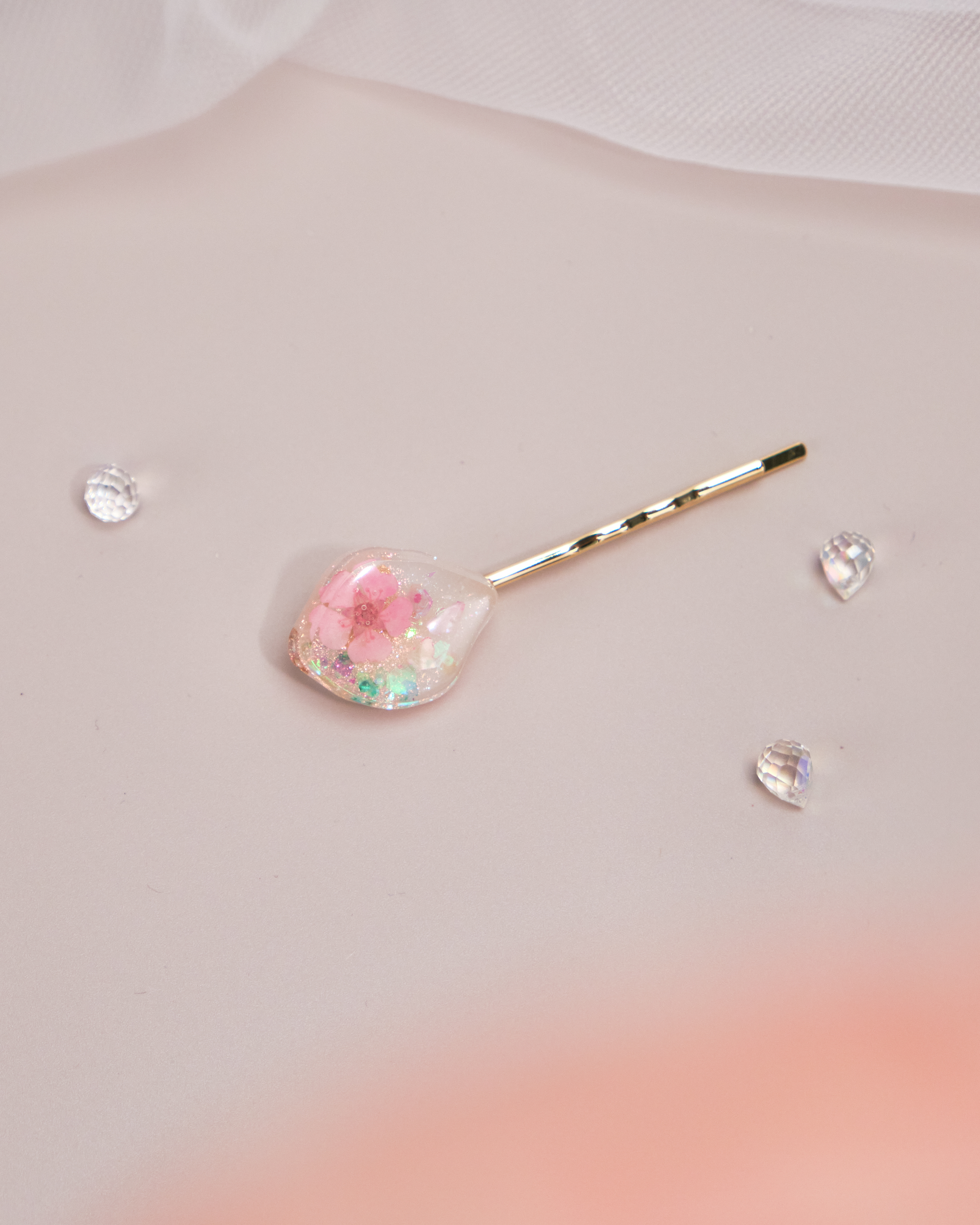 11148 Dreamy Resin Flower Bobby Pin