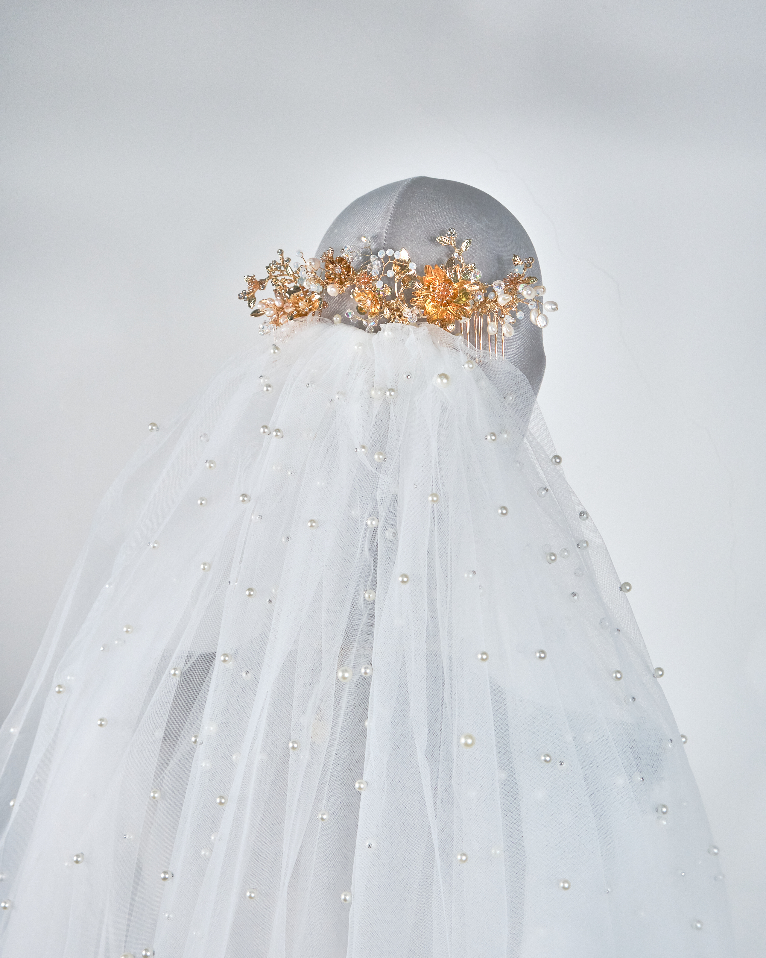 11206 Classical Beauty~Baroque Pearls Golden Flowers Hair Comb