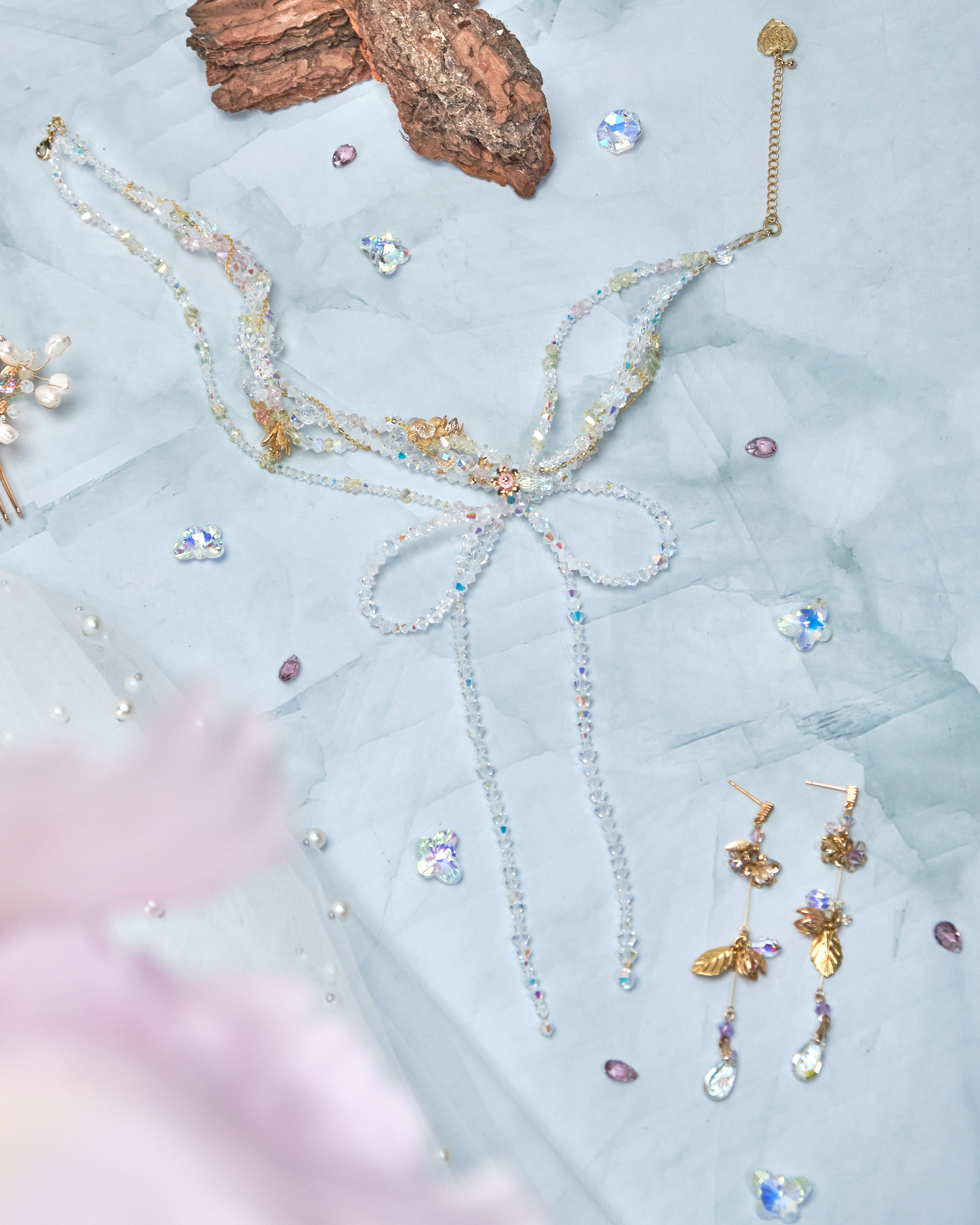 11208 Classical Beauty~Beaded Hand-crafted Crystals Necklace