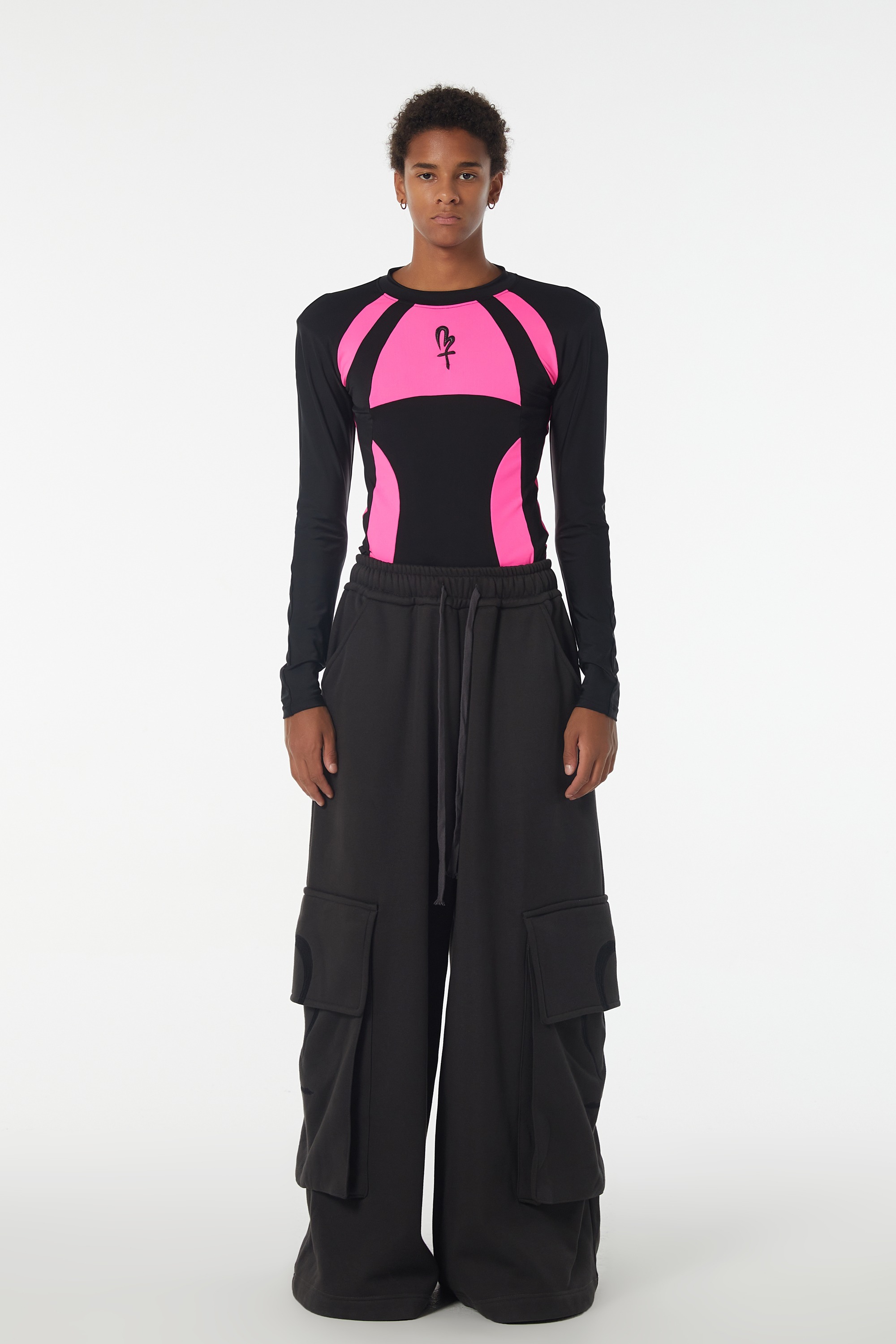 HENTAI TOYOKI 「DEADASS系列」黑粉拼接 愛心皮制LOGO 墊肩紧身衣