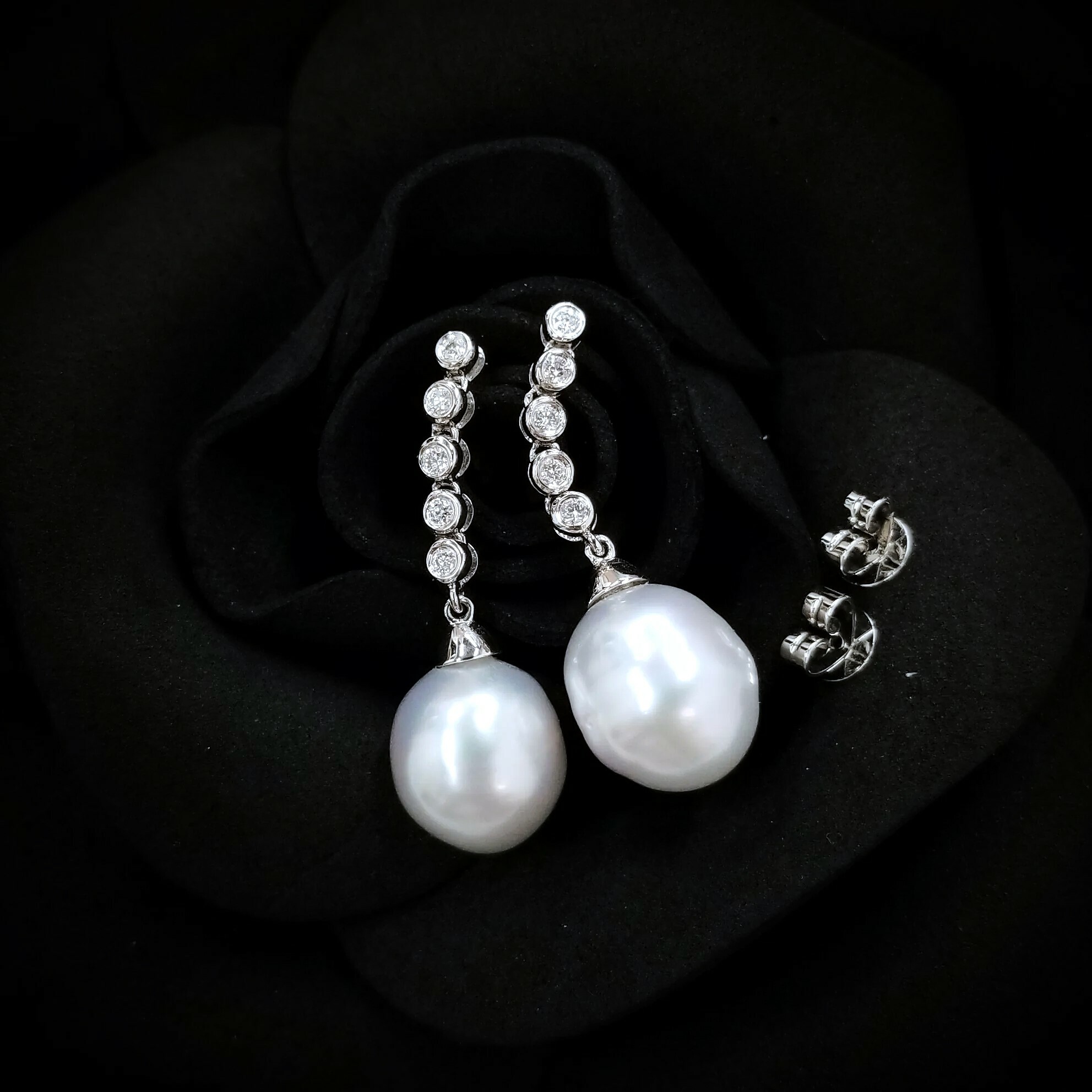18K White Gold Pearl and Diamond Earrings