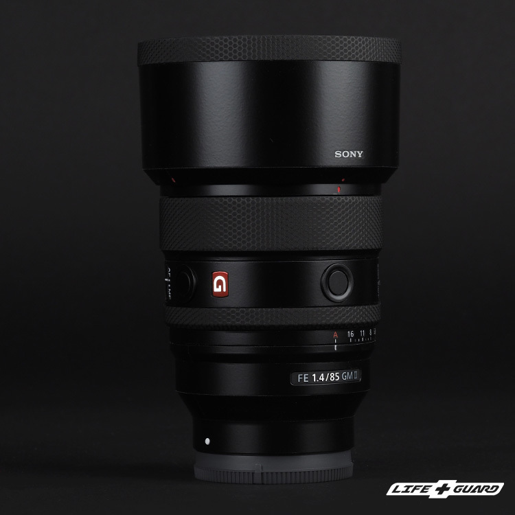 LIFE+GUARD 鏡頭貼膜側面展示圖，LIFE+GUARD 風格設計