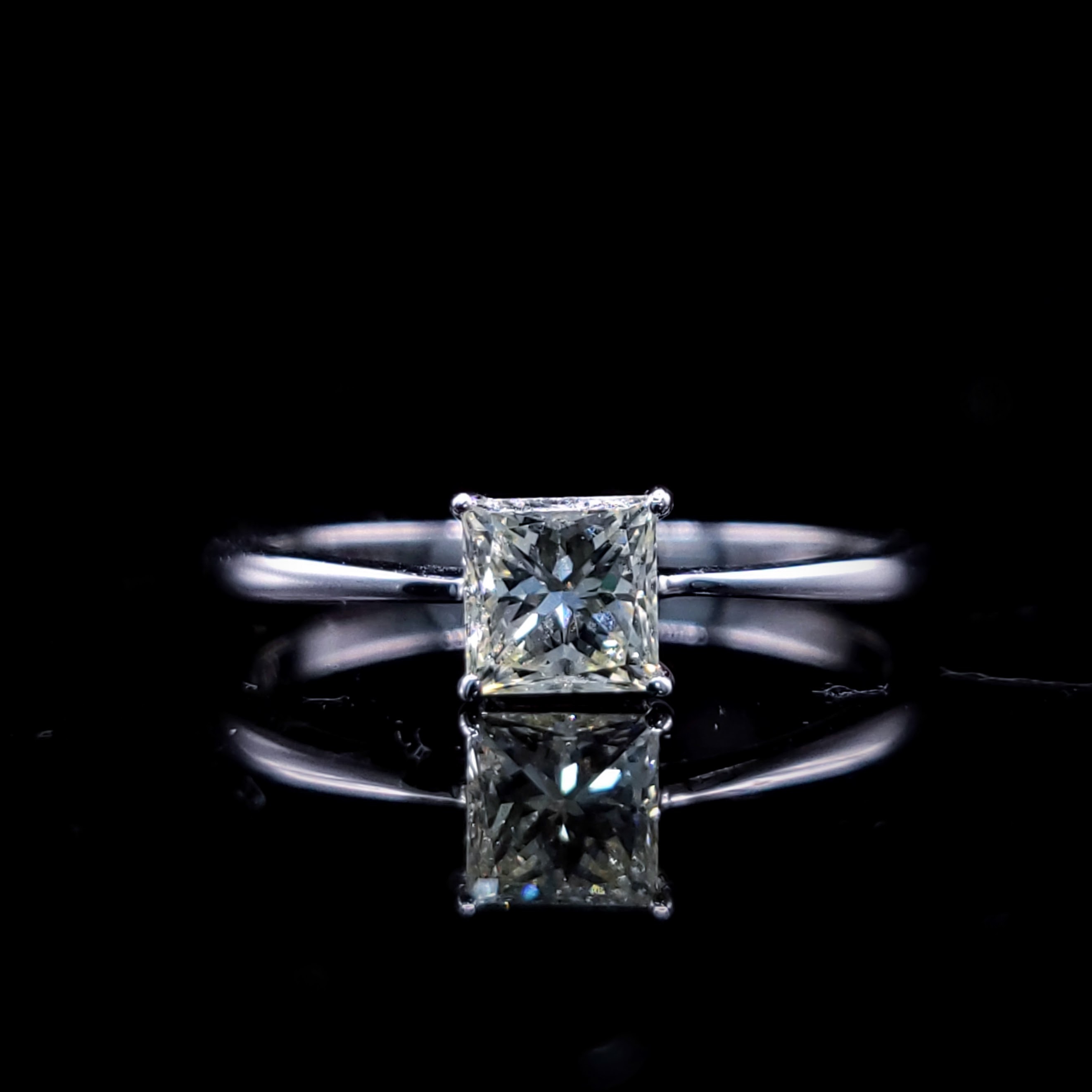 18K White Gold 0.50ct Princess Cut Diamond Ring