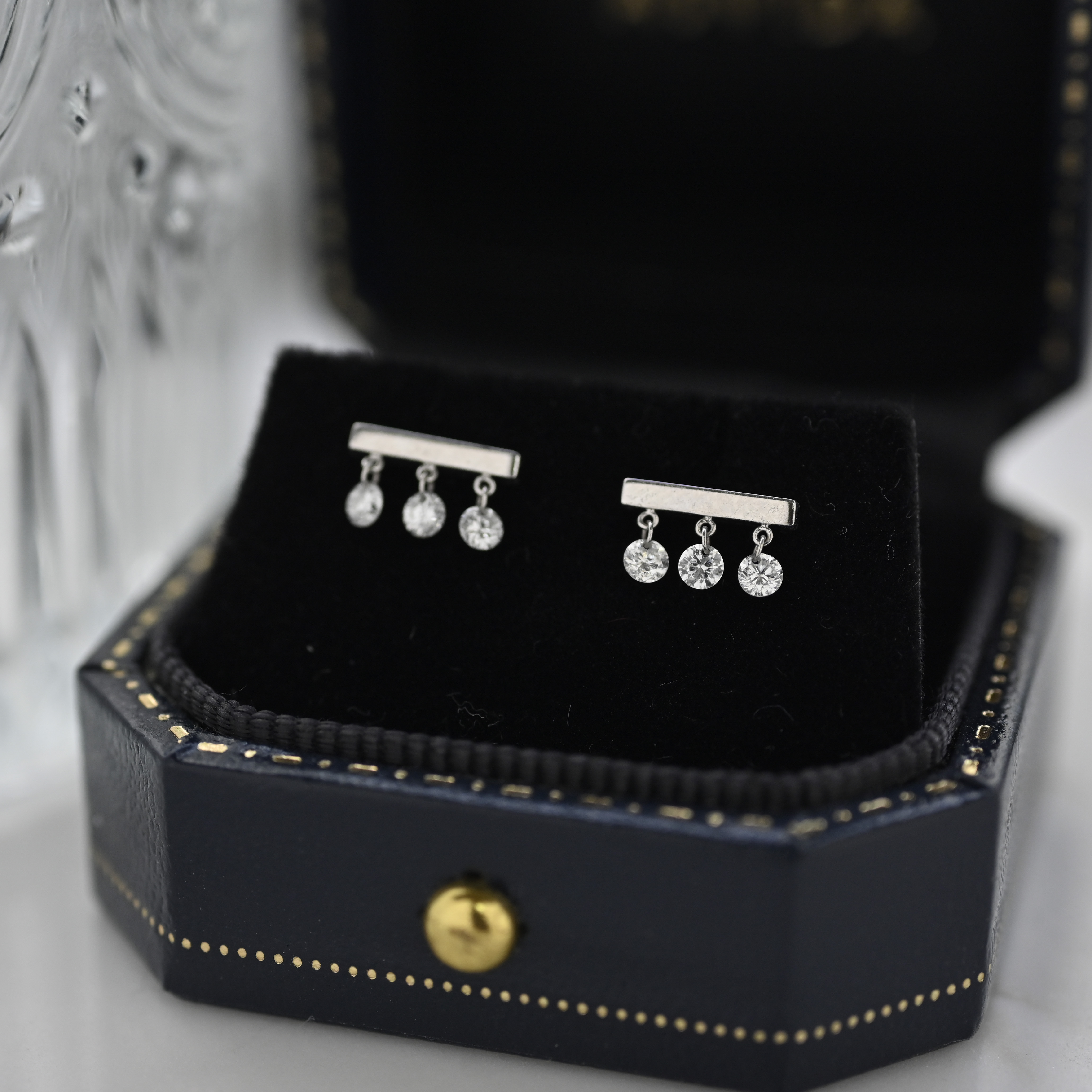 18K Meme Diamond Earring