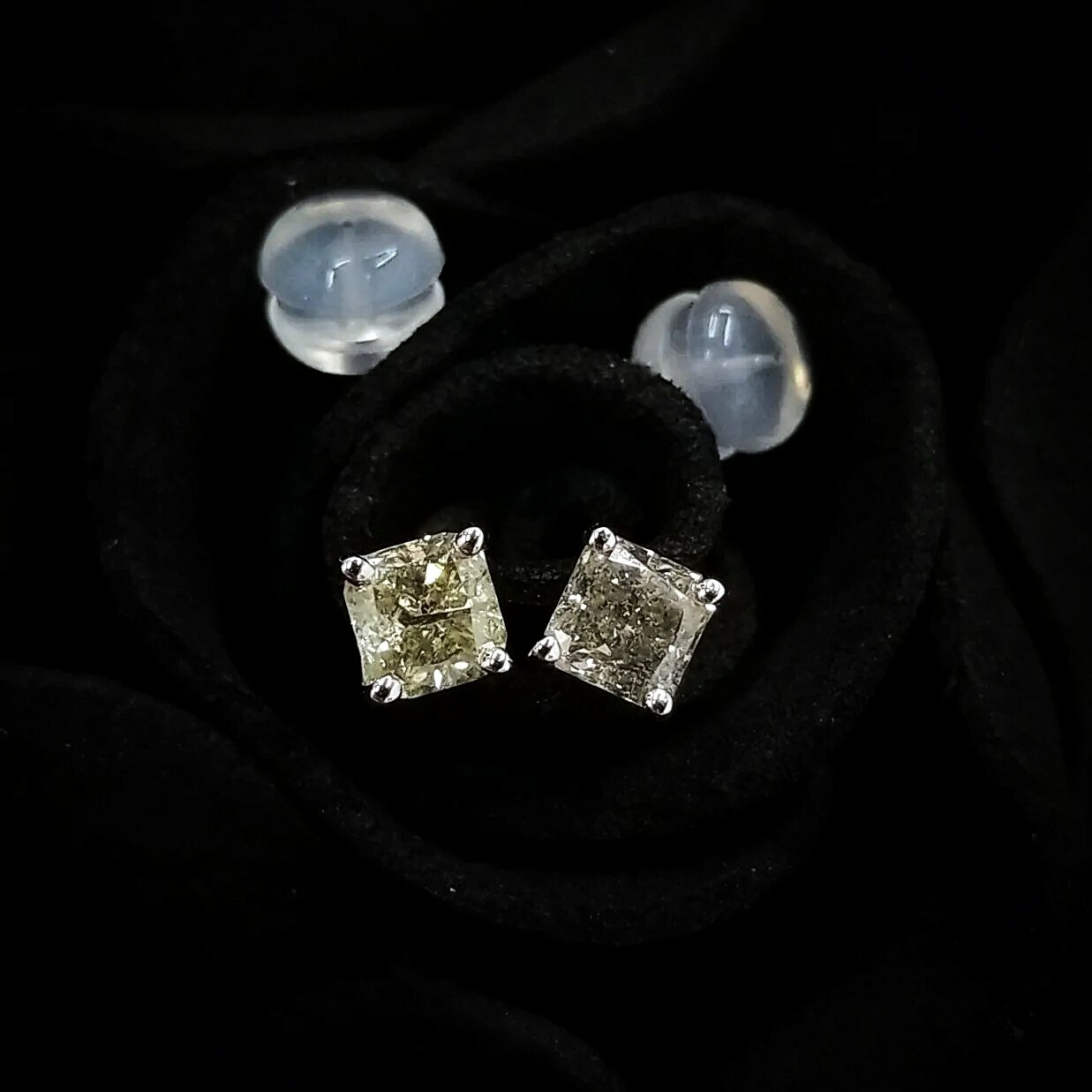 全新18K白金【主石77份方形彩綠鑽石】耳環