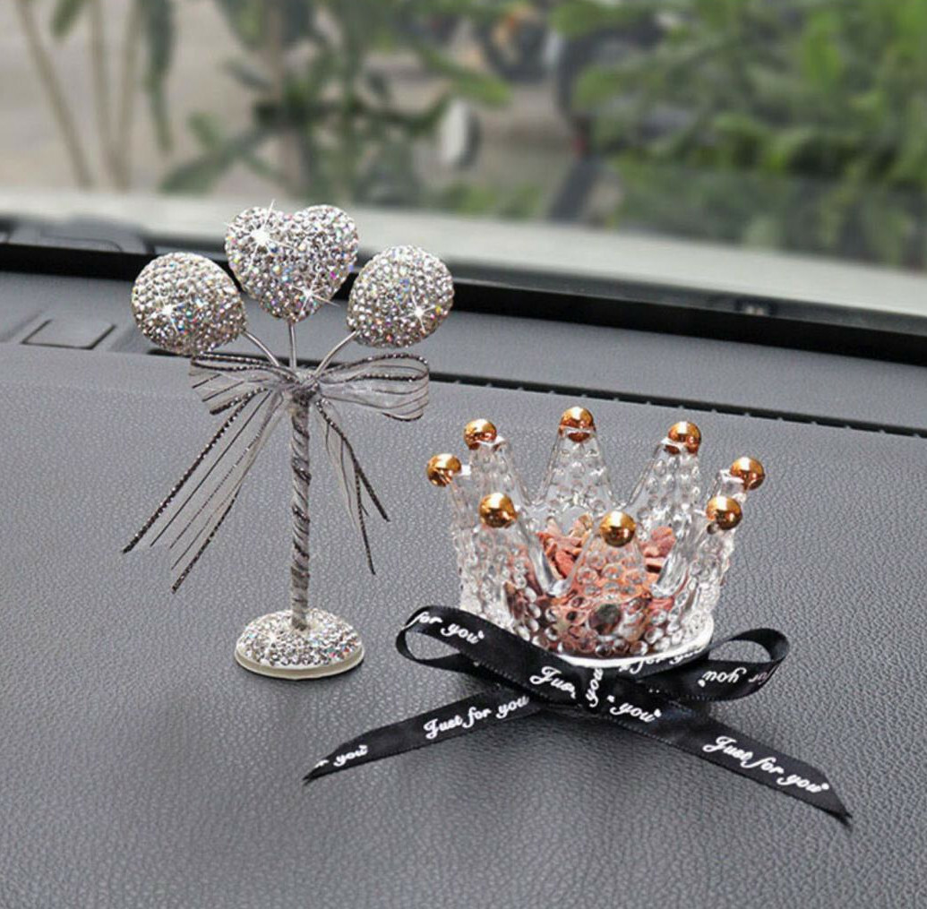 Hot push car creative ornaments (white diamond ball + gold-rimmed crown)