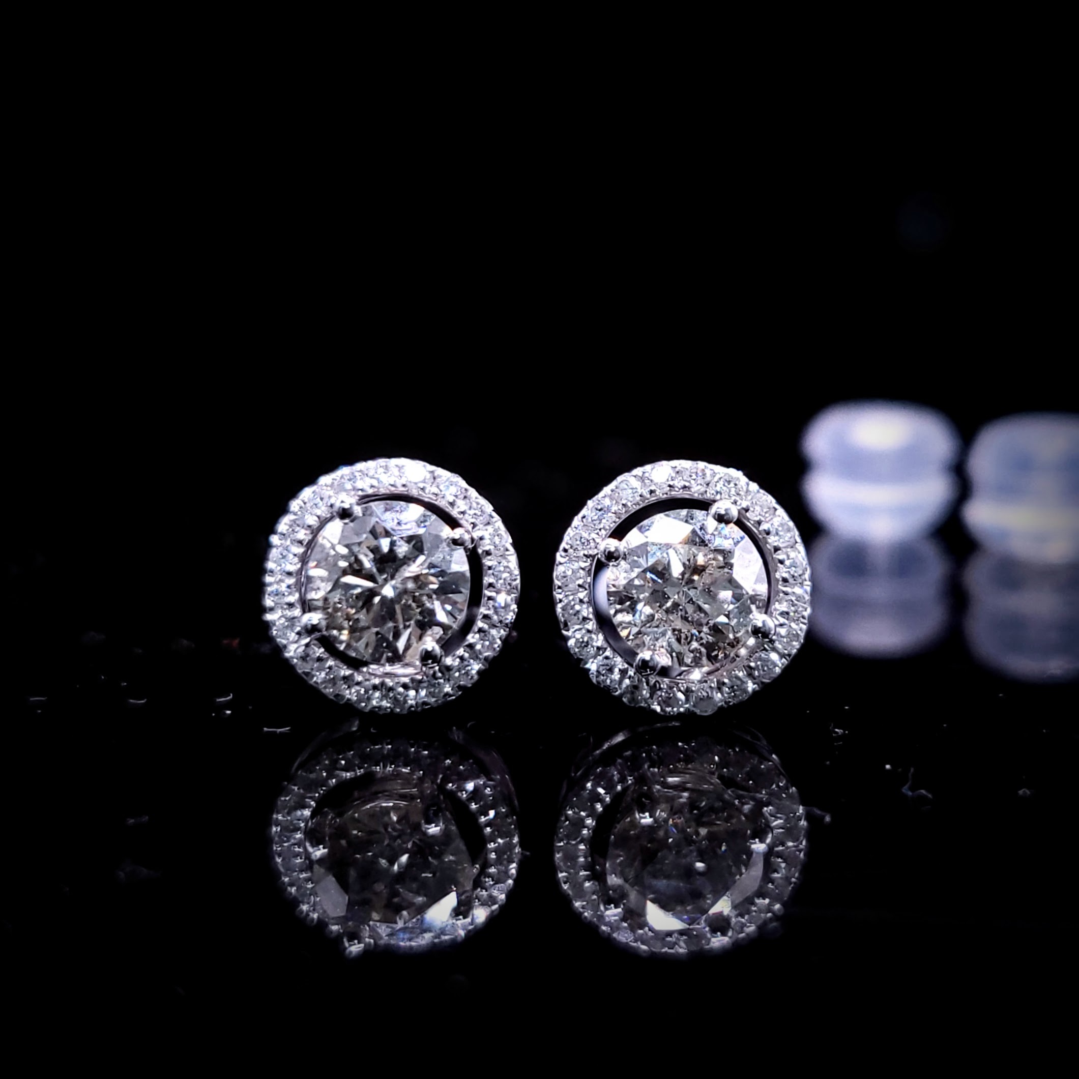 18K White Gold 0.79ct Diamond Earrings