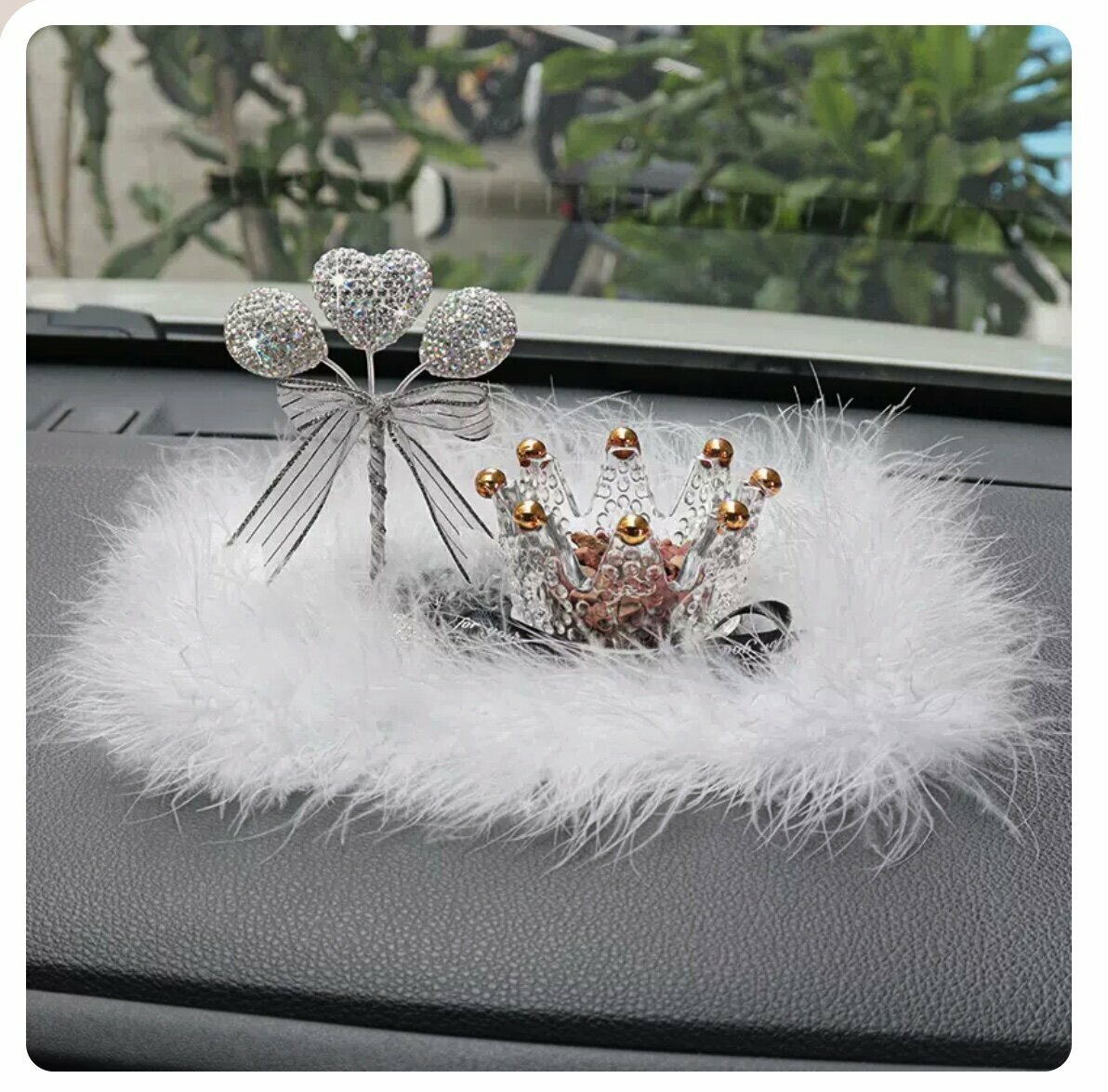 Hot push car creative ornaments (white diamond ball + gold edge crown + feather anti-slip mat)