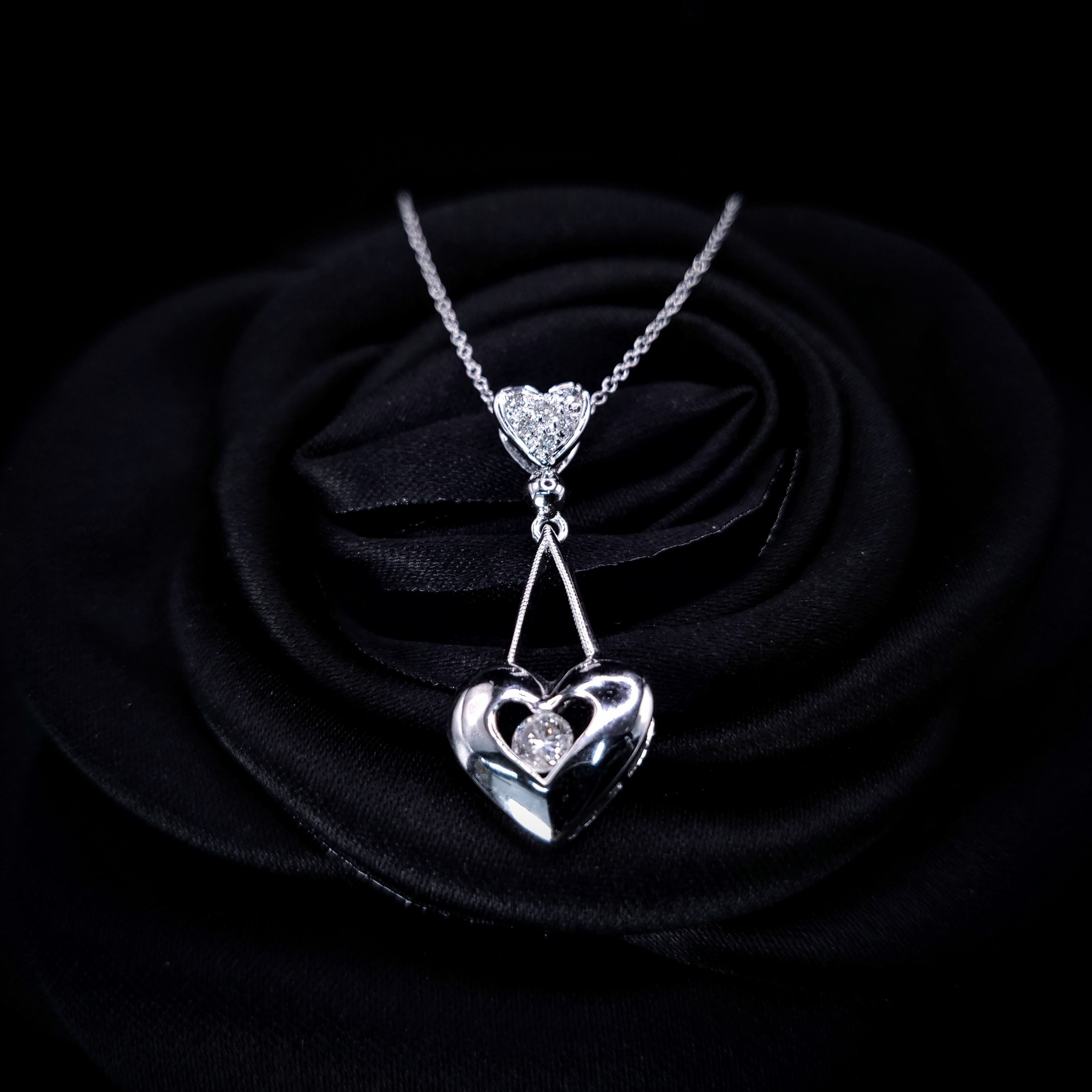 全新18K白金【單粒12份鑽石】配小鑽共17份鑽石吊墜