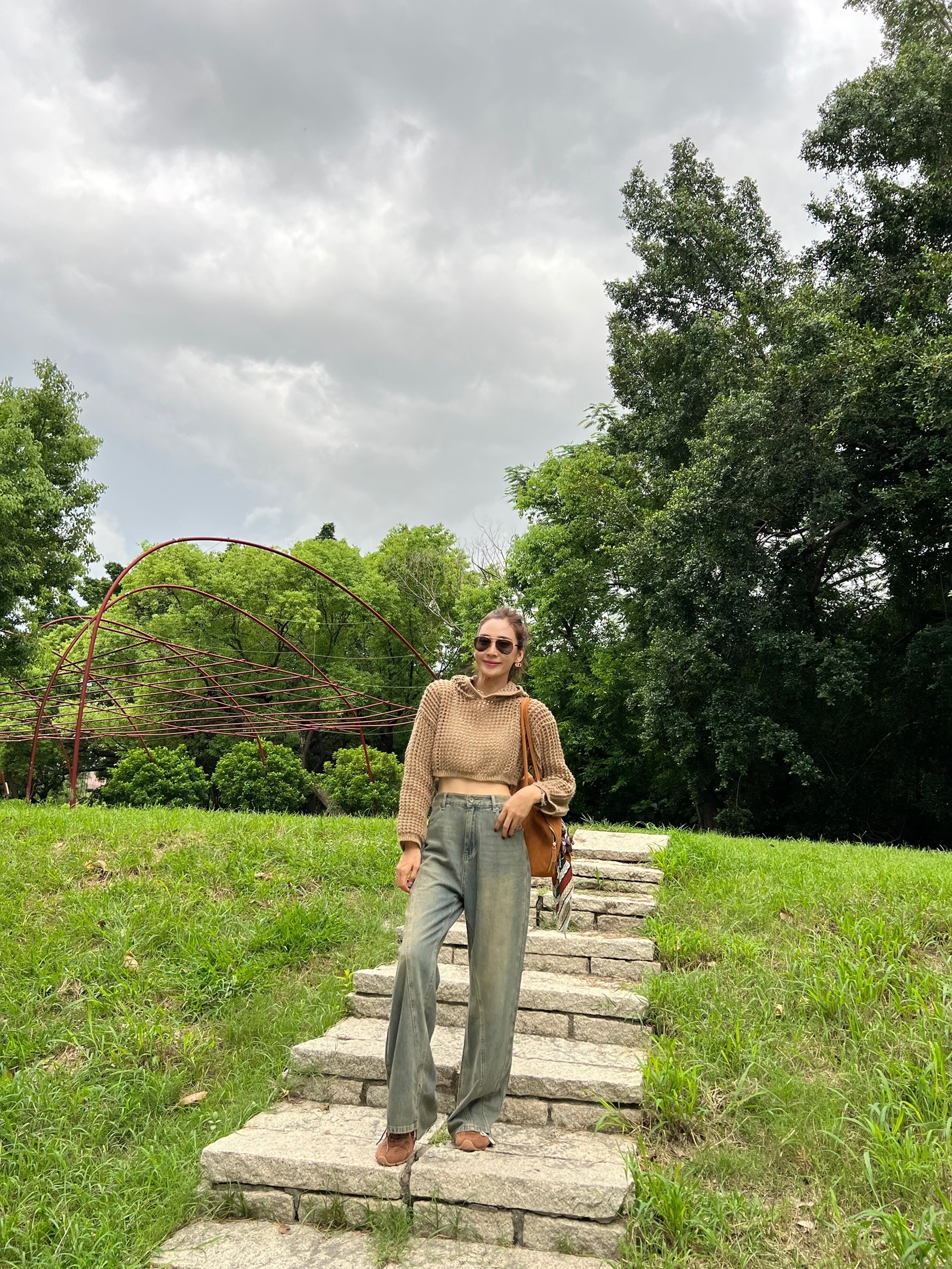 早秋粗針織短版連帽毛衣