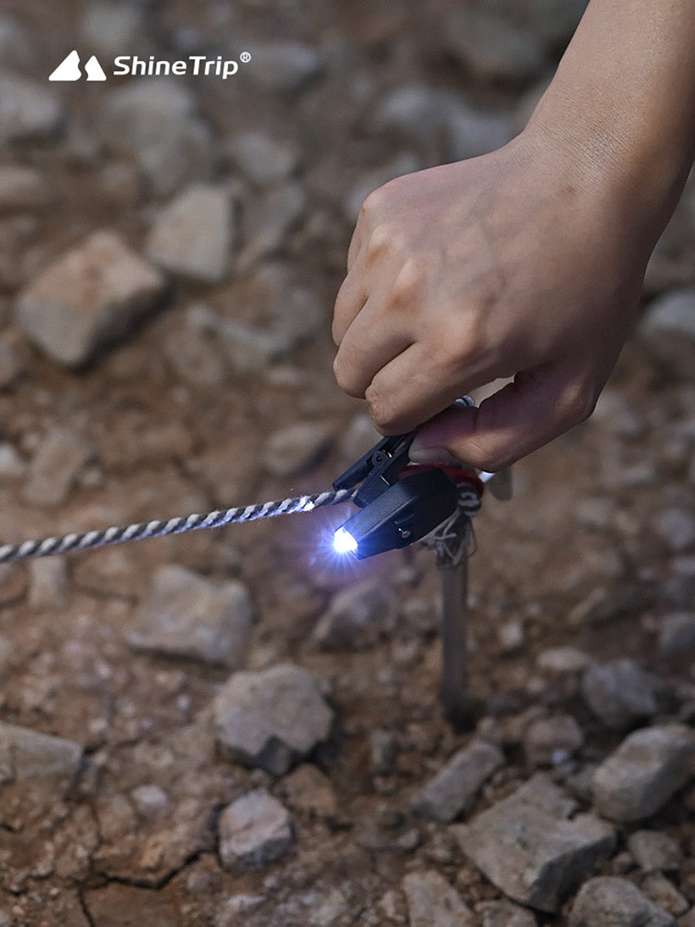 ShineTrip山趣 迷你LED營繩安全燈 360°帽夾燈