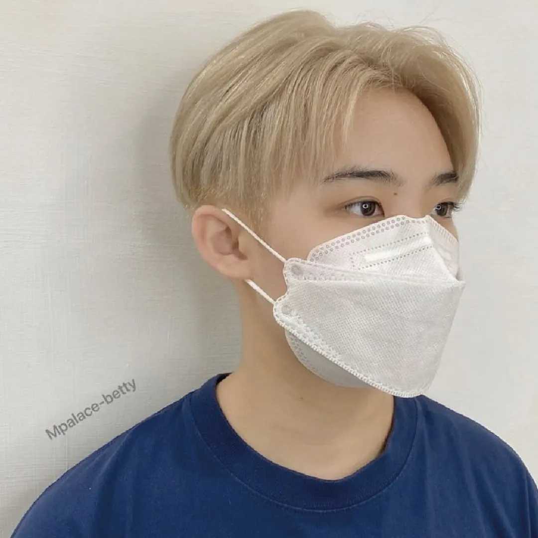 Recommended hair salon in Taipei for coloring and hair design – Betty. Betty's work on men's platinum hair coloring.