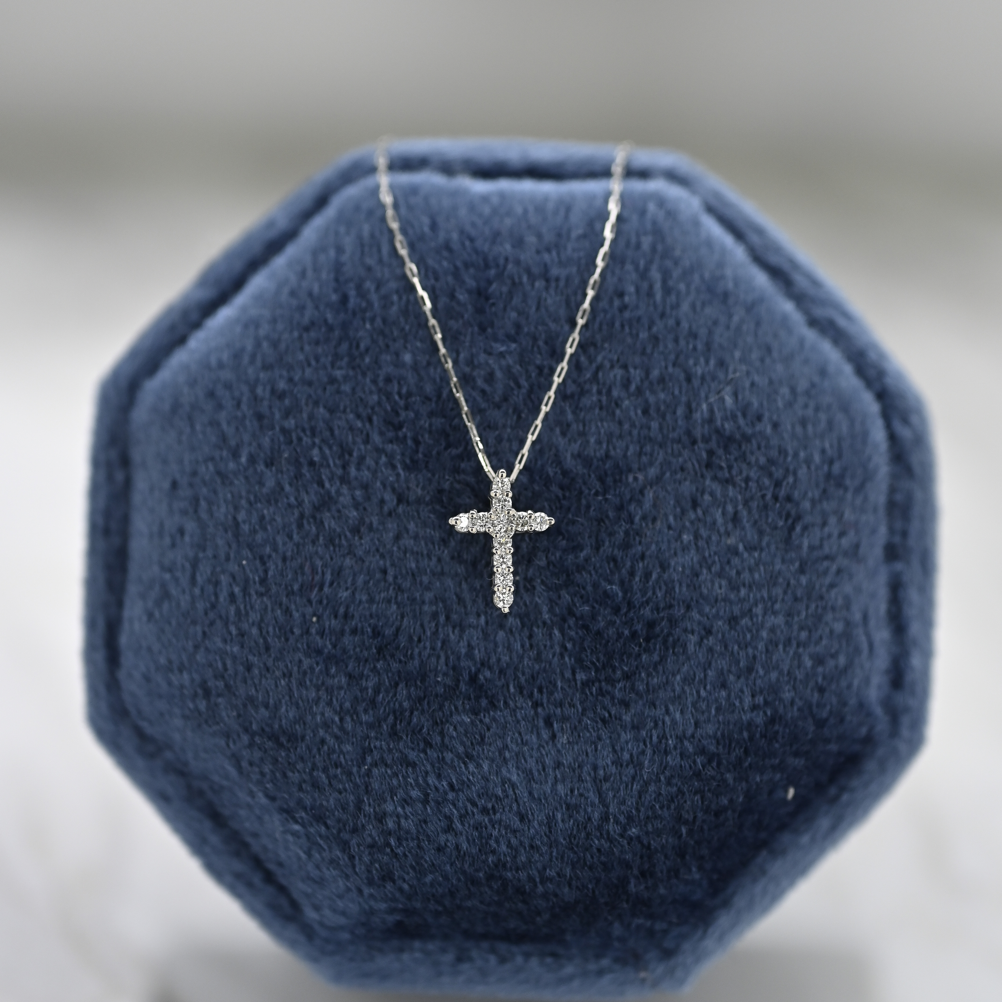 18k Cross Diamond necklace
