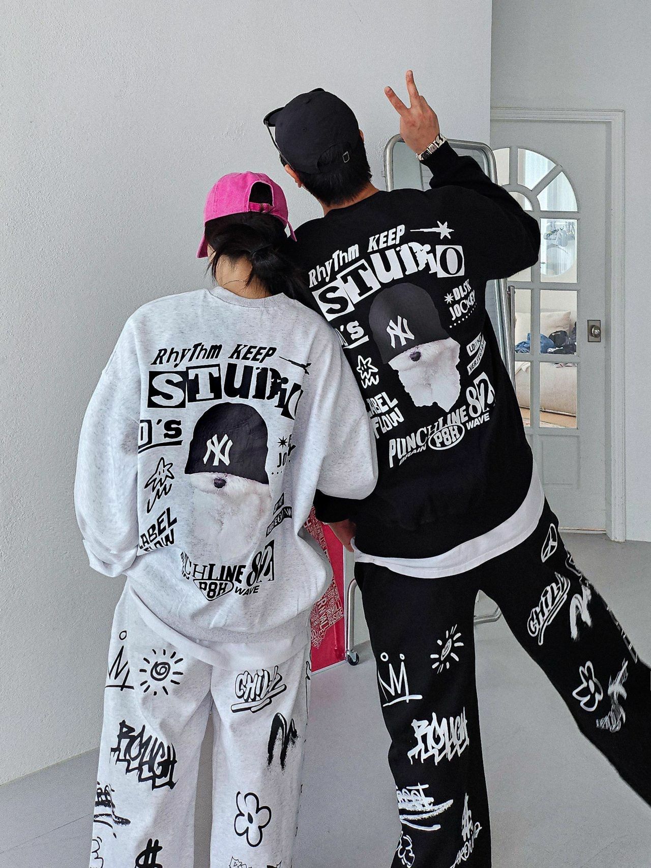 狗仔圖案英文字衛衣 PLUS82HIYA-101T