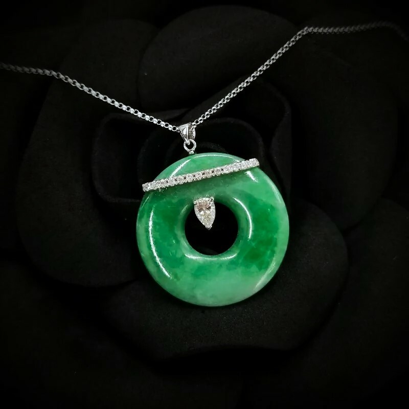 18K White Gold 0.40ct Diamond and Jade Pendant