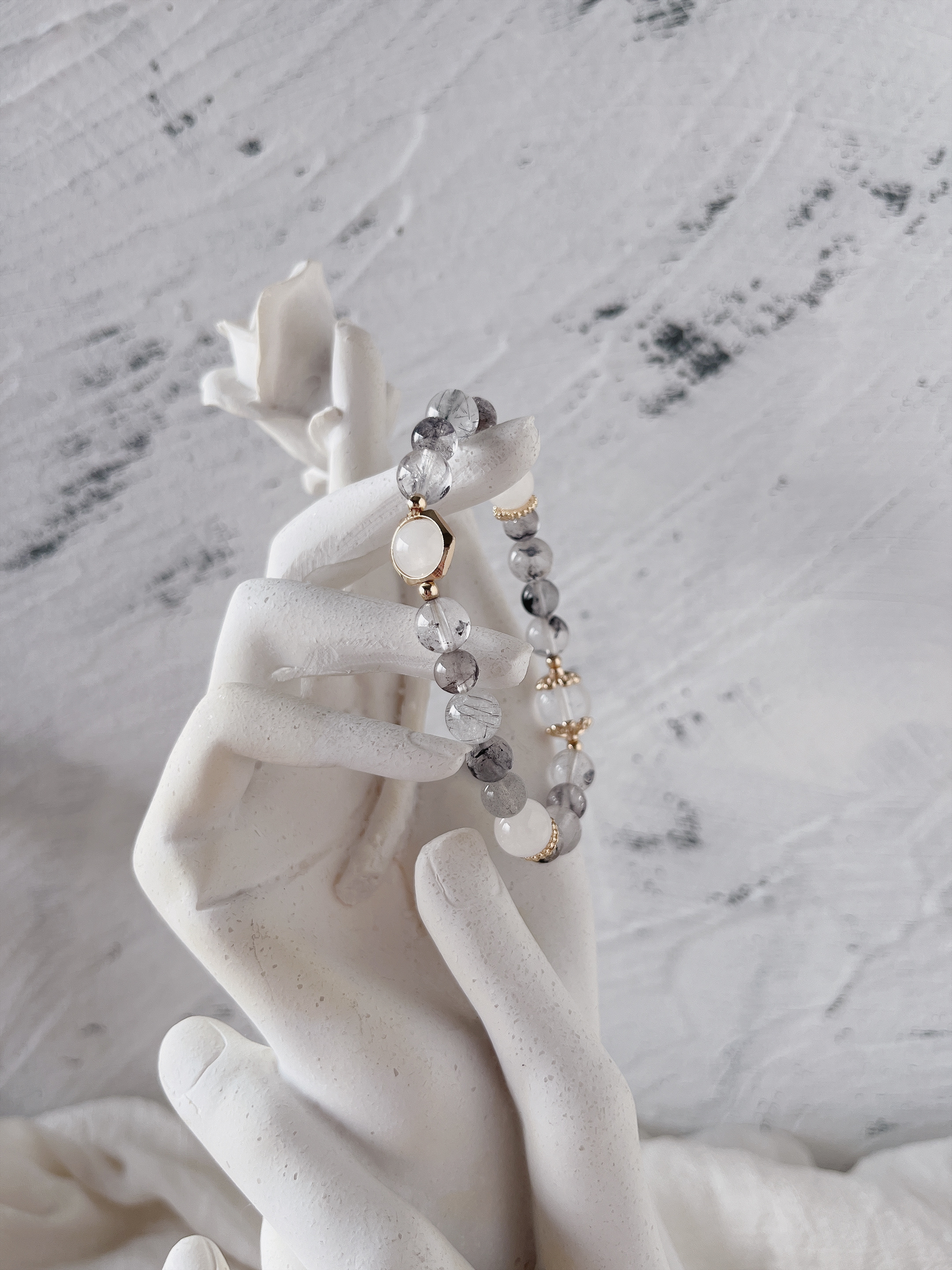 《靄靄春空．閃靈白幽靈》