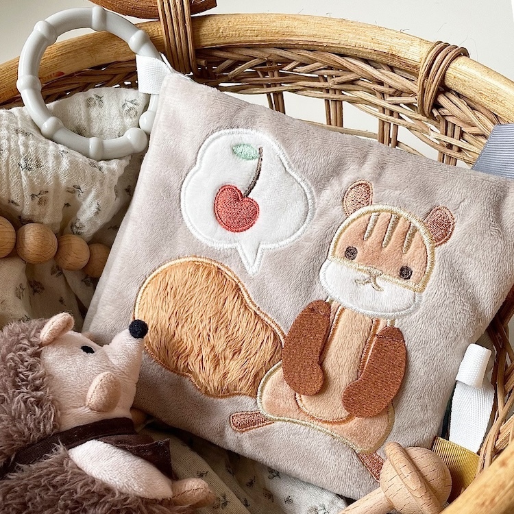 日本 amanoppo 小松鼠尋找櫻桃記 安撫玩具