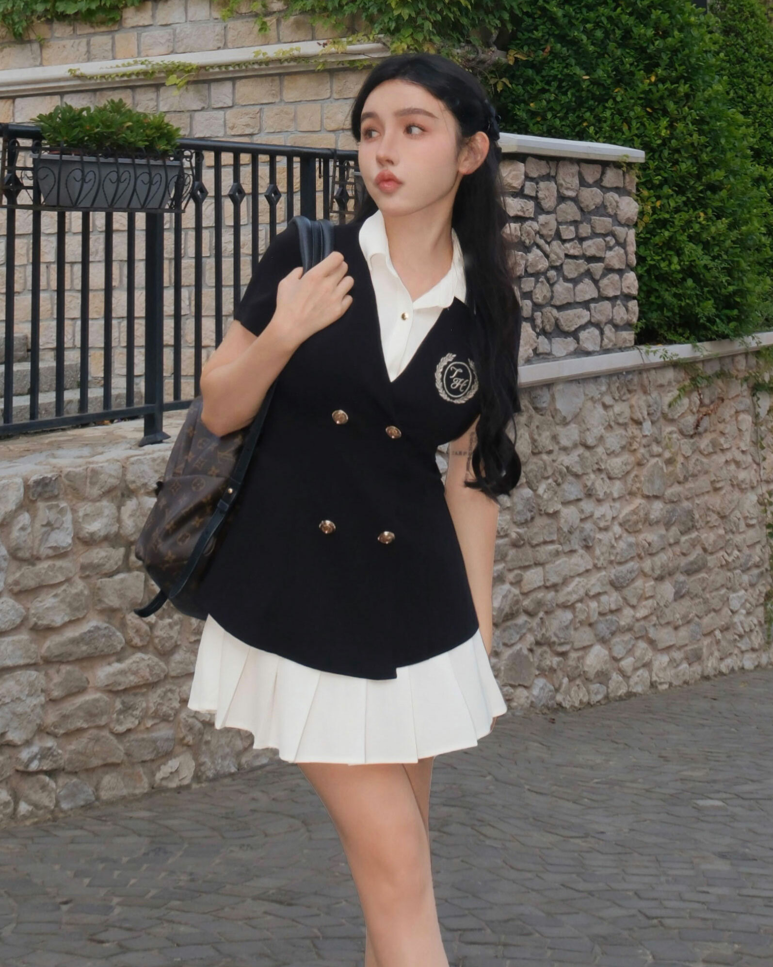 ⭒訂製-學院風刺繡百褶襯衫洋