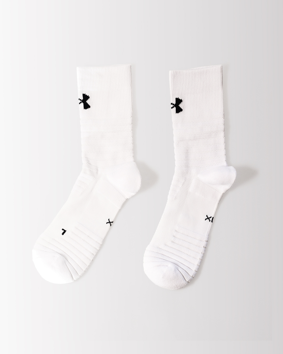 『極度舒適』Under Armour 籃球訓練 白長襪