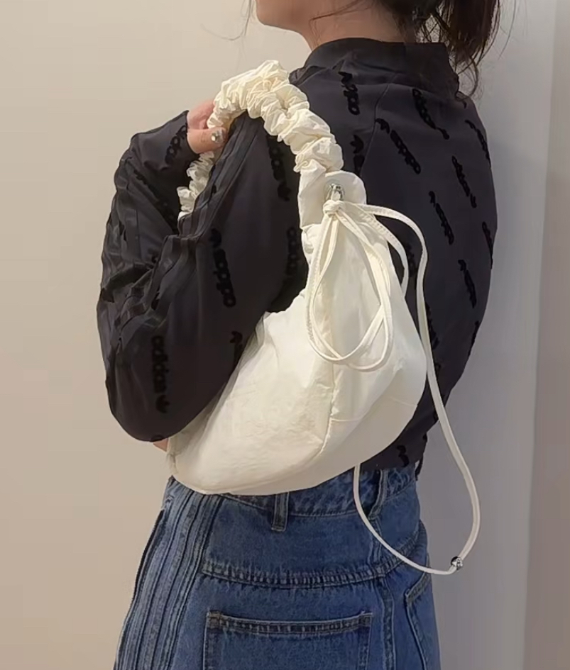 Adidas Originals 雲朵包 皺摺提手 手提包 肩背包 奶白色 小號 中號/預購