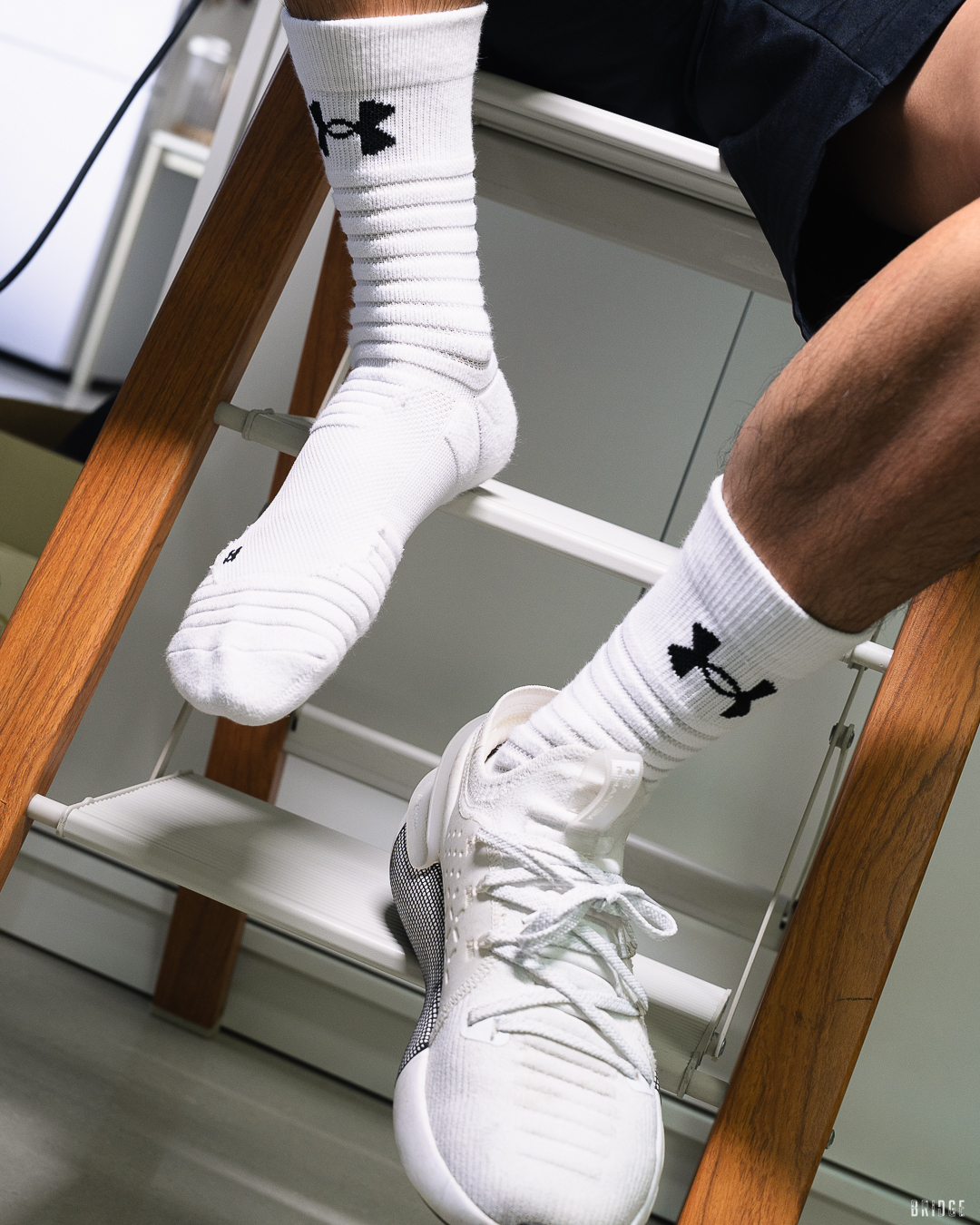 『極度舒適』Under Armour 籃球訓練 白長襪