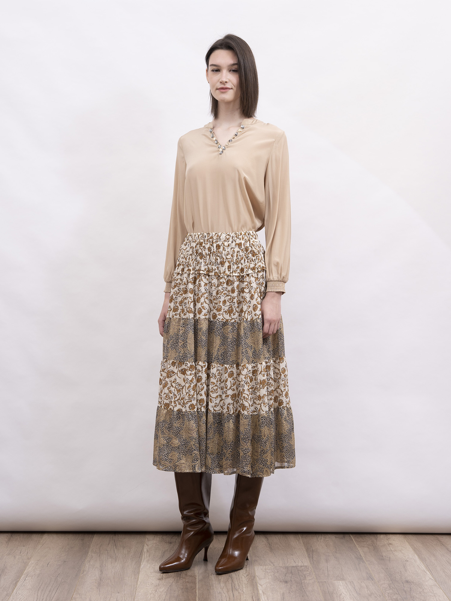 mi-tu 手縫仿玻璃石V領上衣