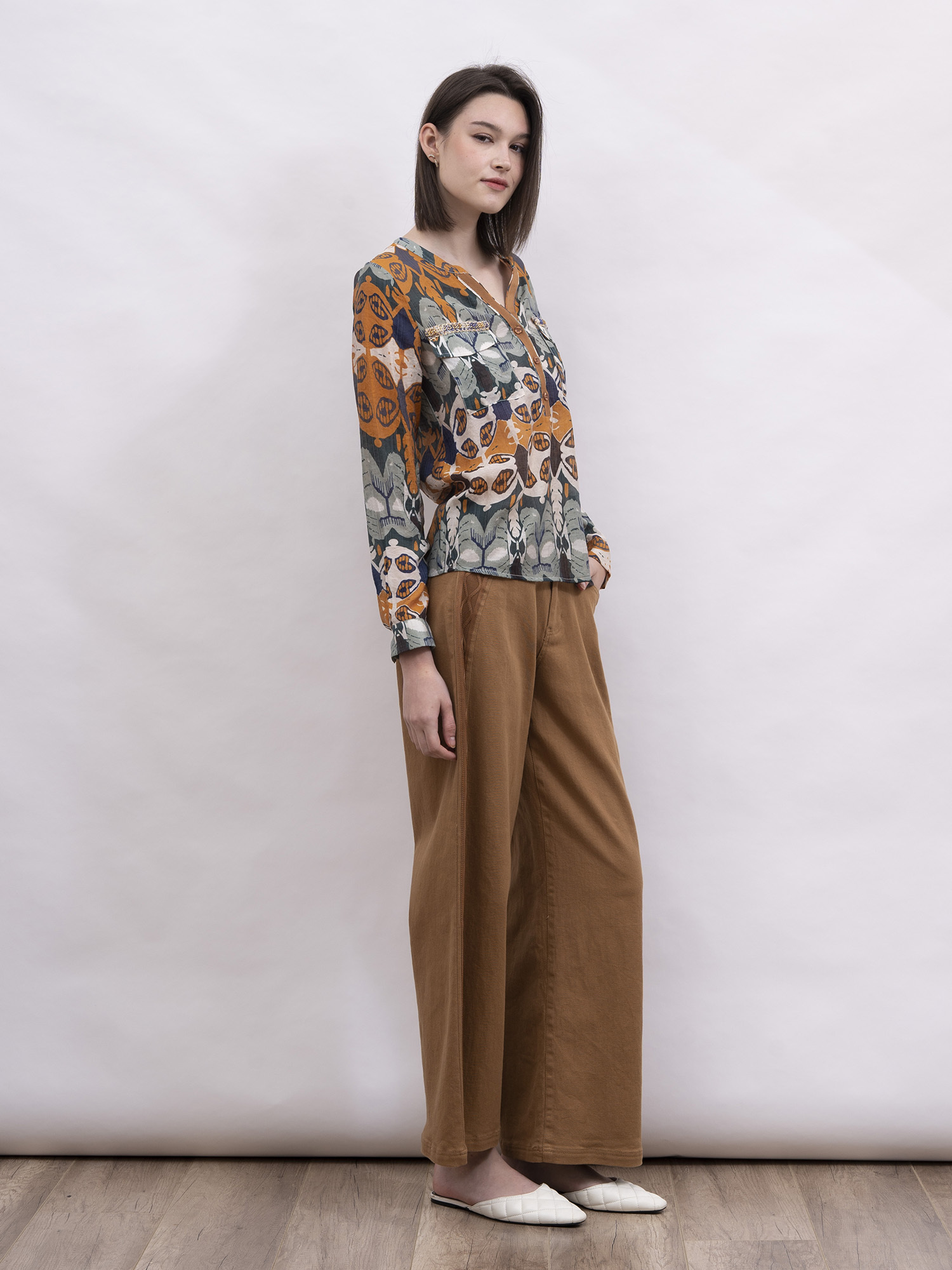 mi-tu 印花V領上衣